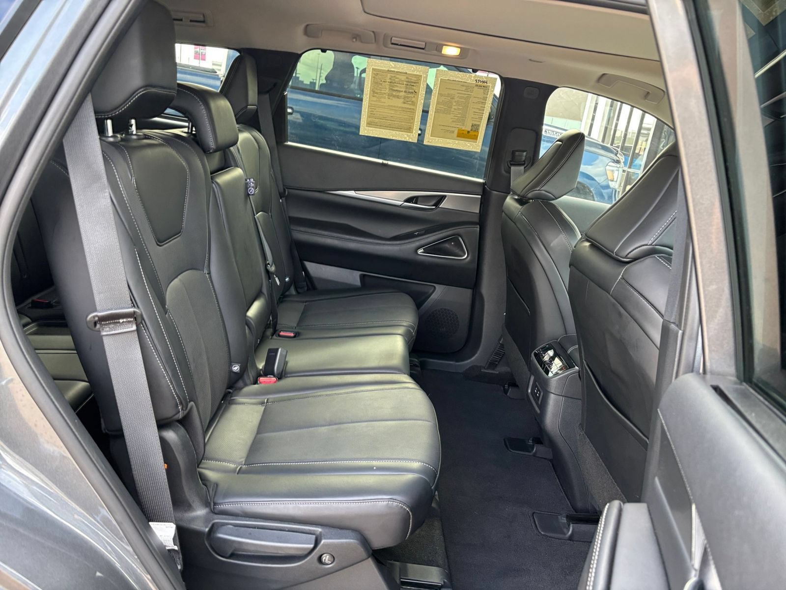 Thumbnail: 2026 INFINITI QX60 - 28