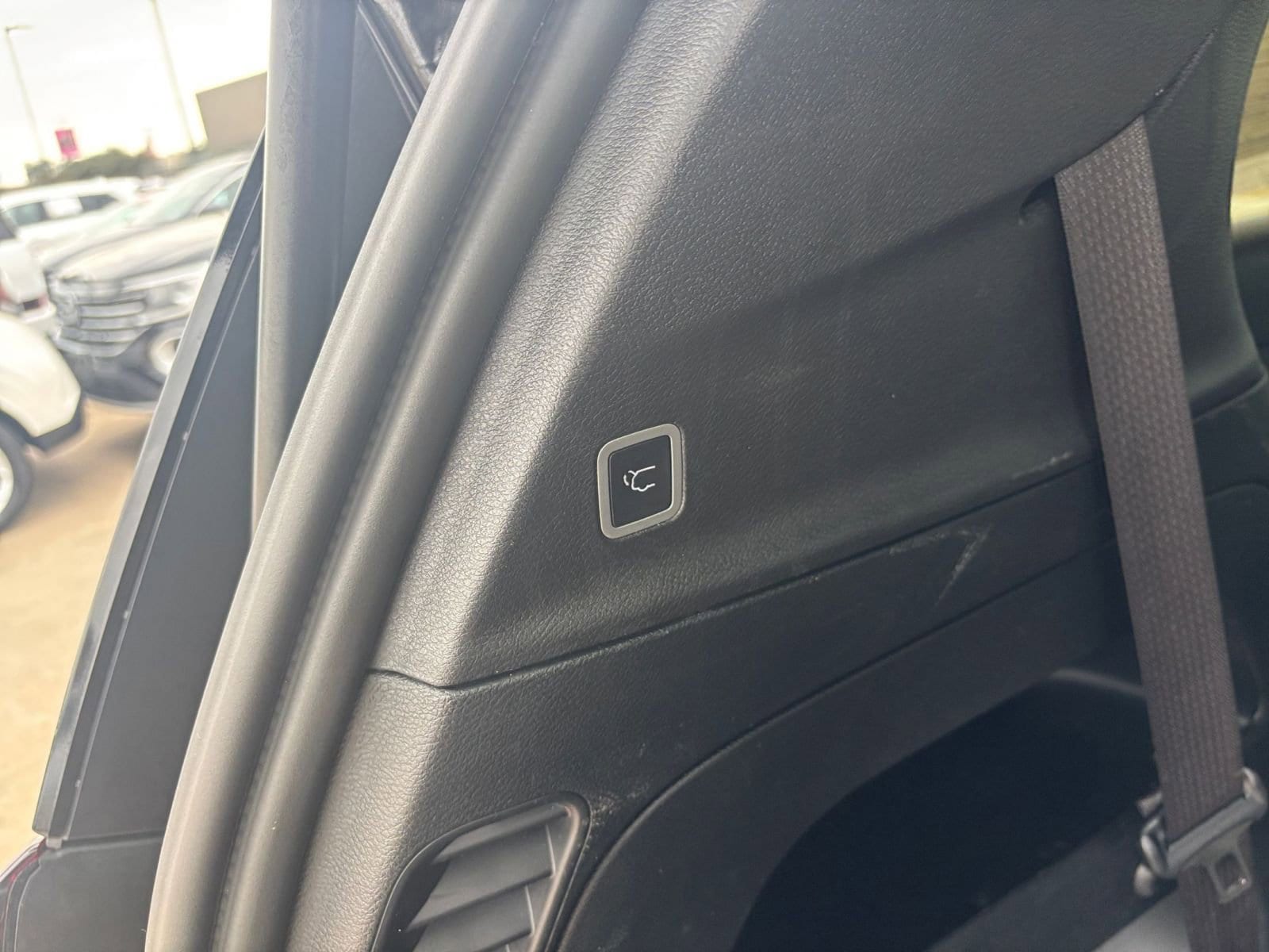 Thumbnail: 2025 Chrysler Pacifica - 23