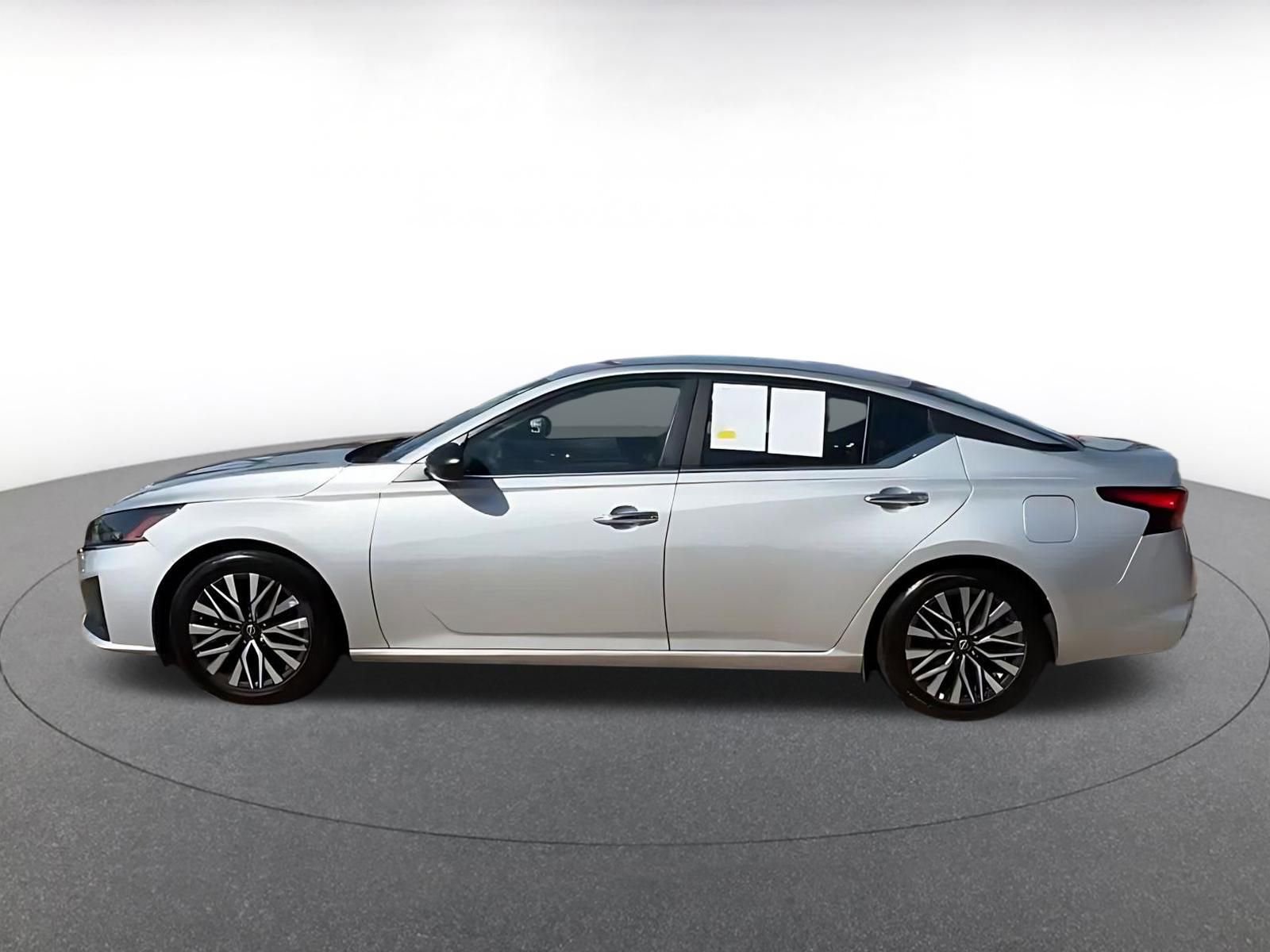 Thumbnail: 2025 Nissan Altima - 10
