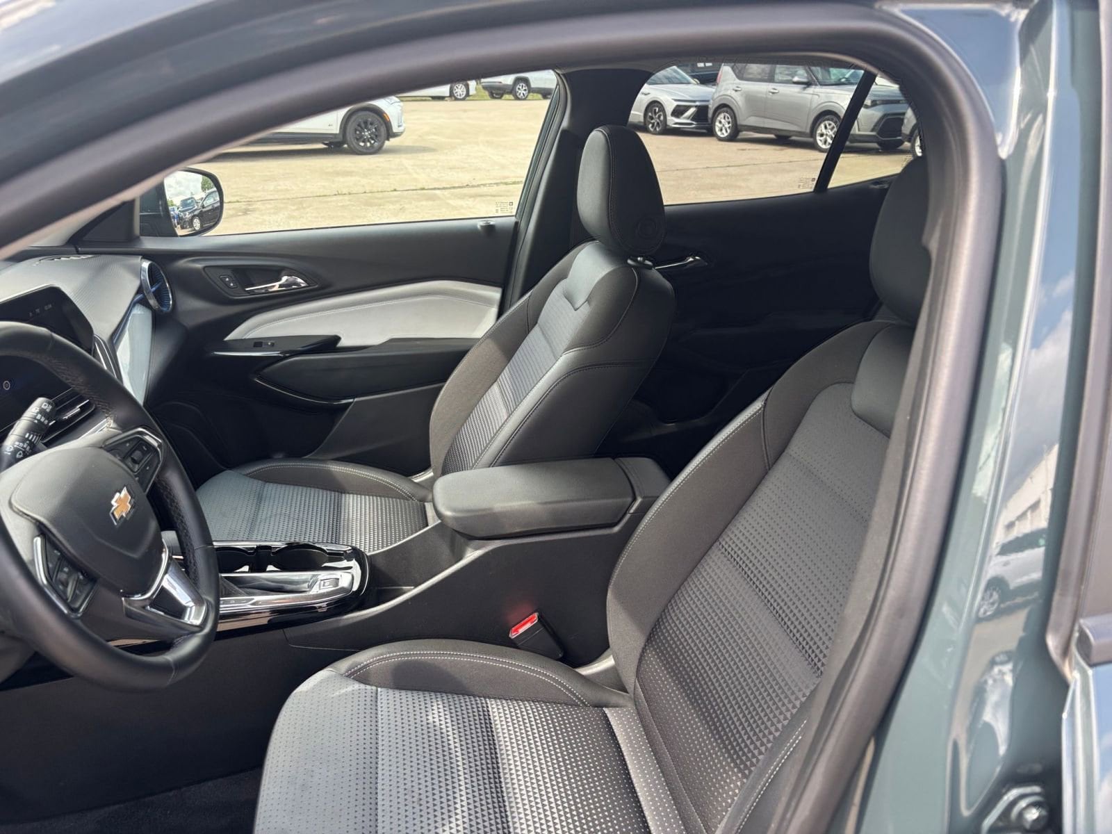 Thumbnail: 2025 Chevrolet Trax - 34