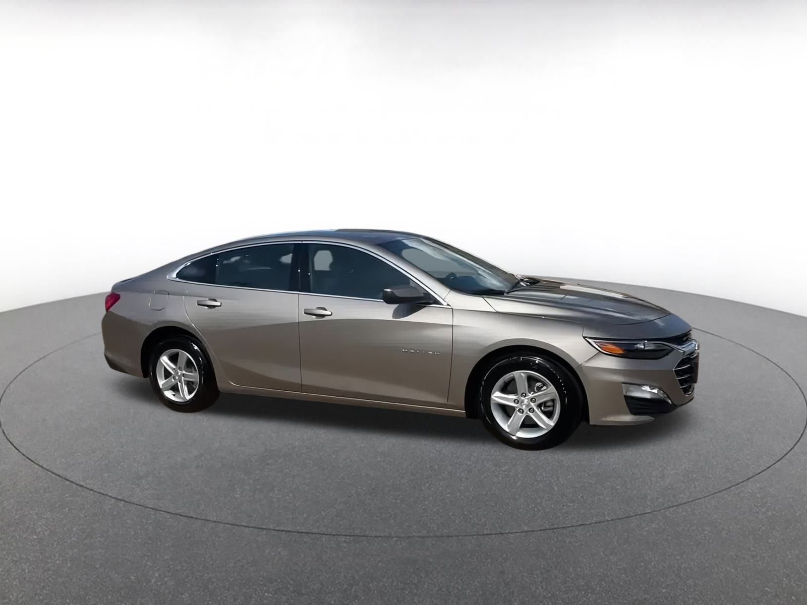 Thumbnail: 2024 Chevrolet Malibu - 2