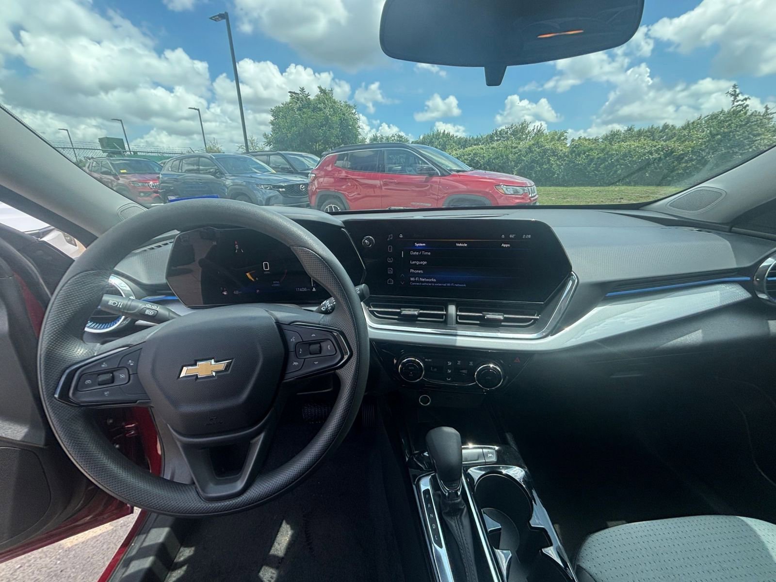 Thumbnail: 2025 Chevrolet Trax - 32