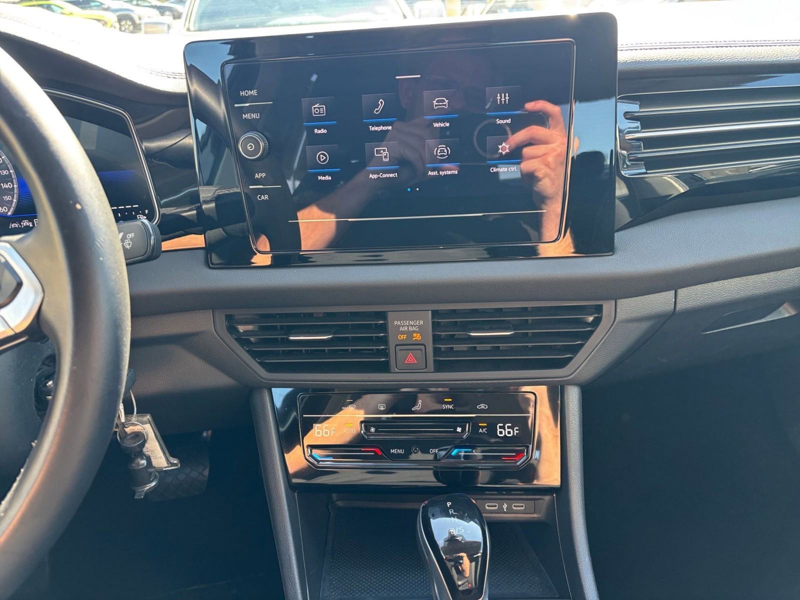 Thumbnail: 2025 Volkswagen Jetta - 17