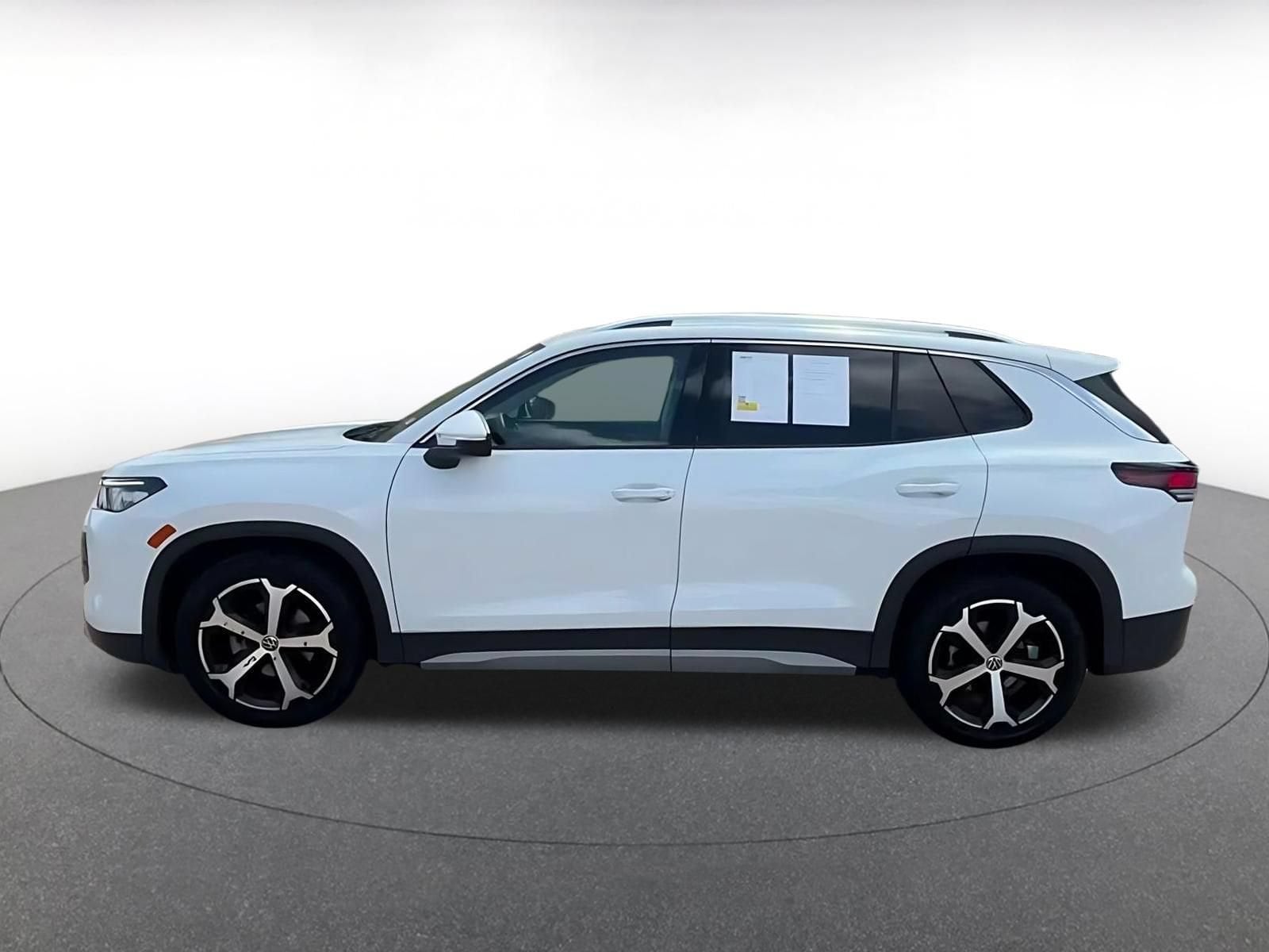 Thumbnail: 2026 Volkswagen Tiguan - 10