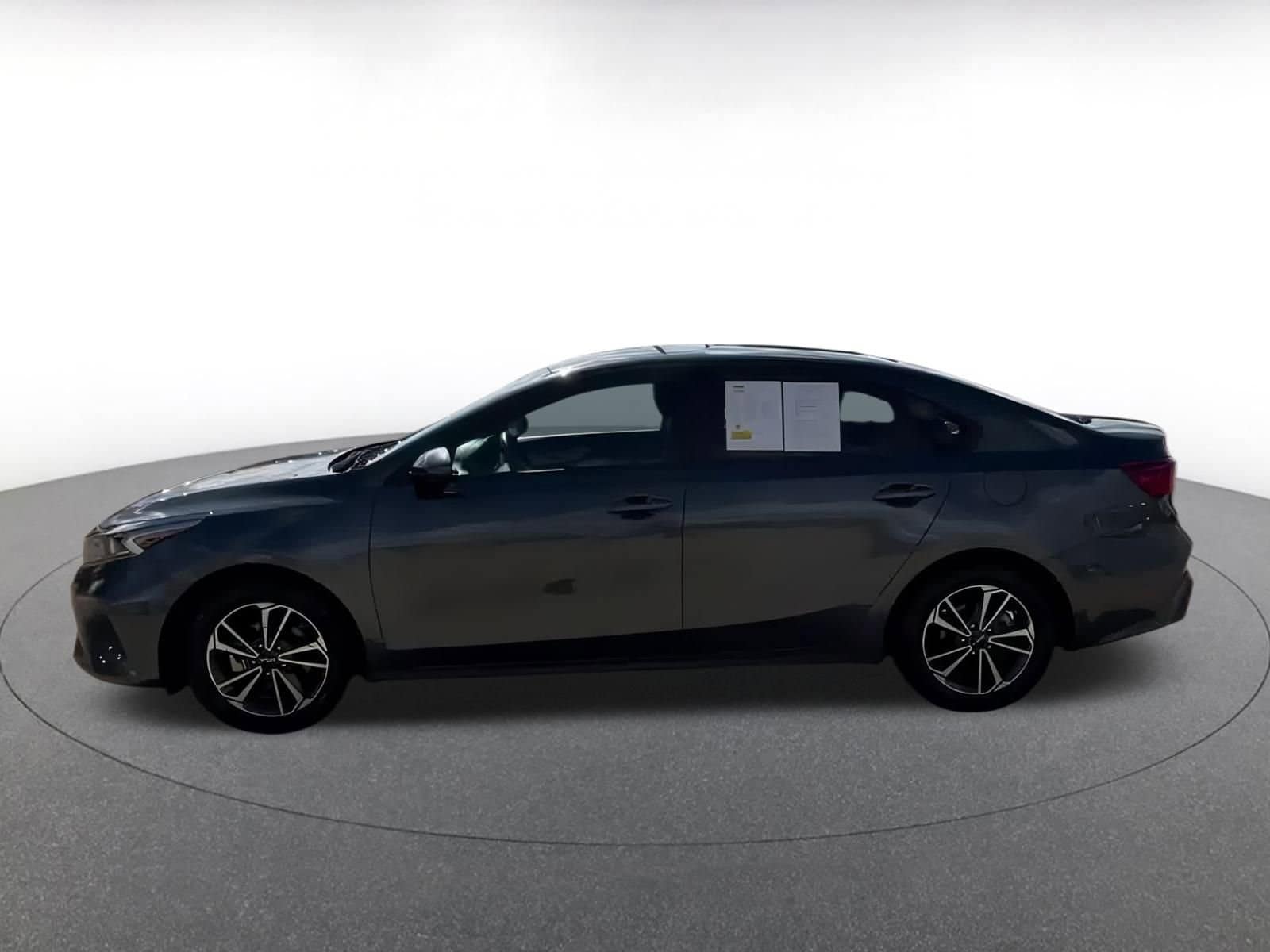 Thumbnail: 2024 Kia Forte - 7