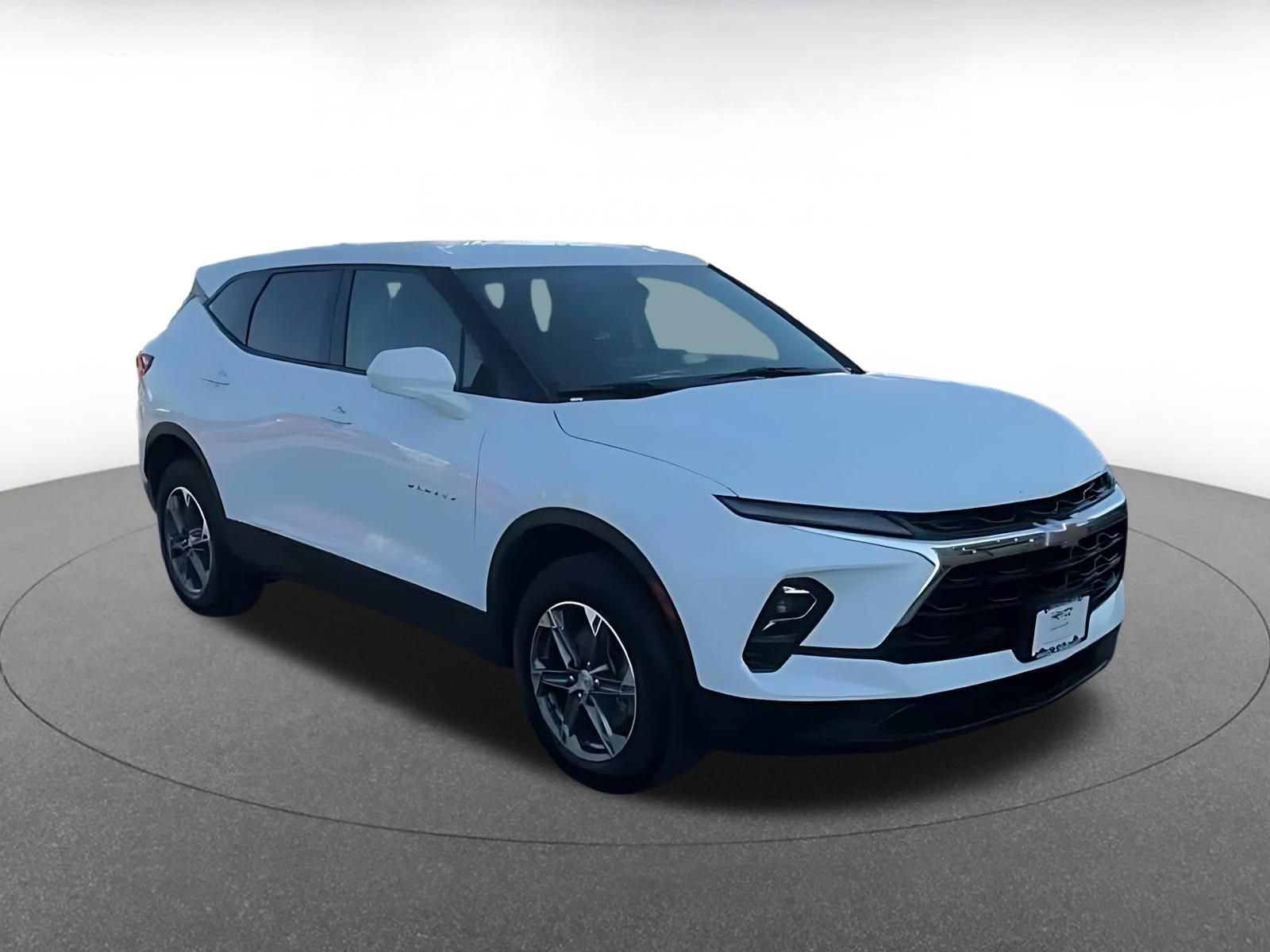 Thumbnail: 2026 Chevrolet Blazer - 3