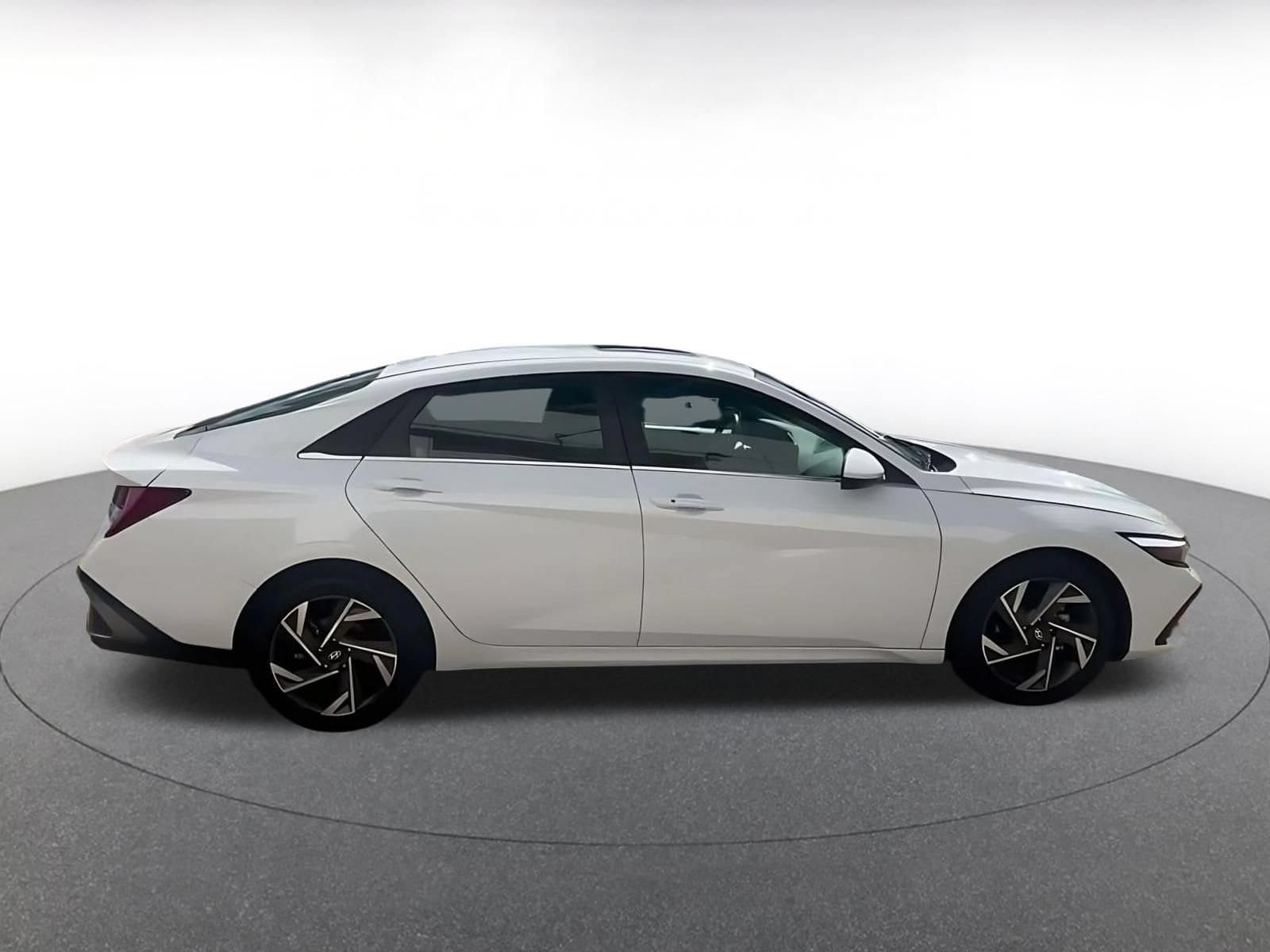 Thumbnail: 2025 Hyundai Elantra - 16