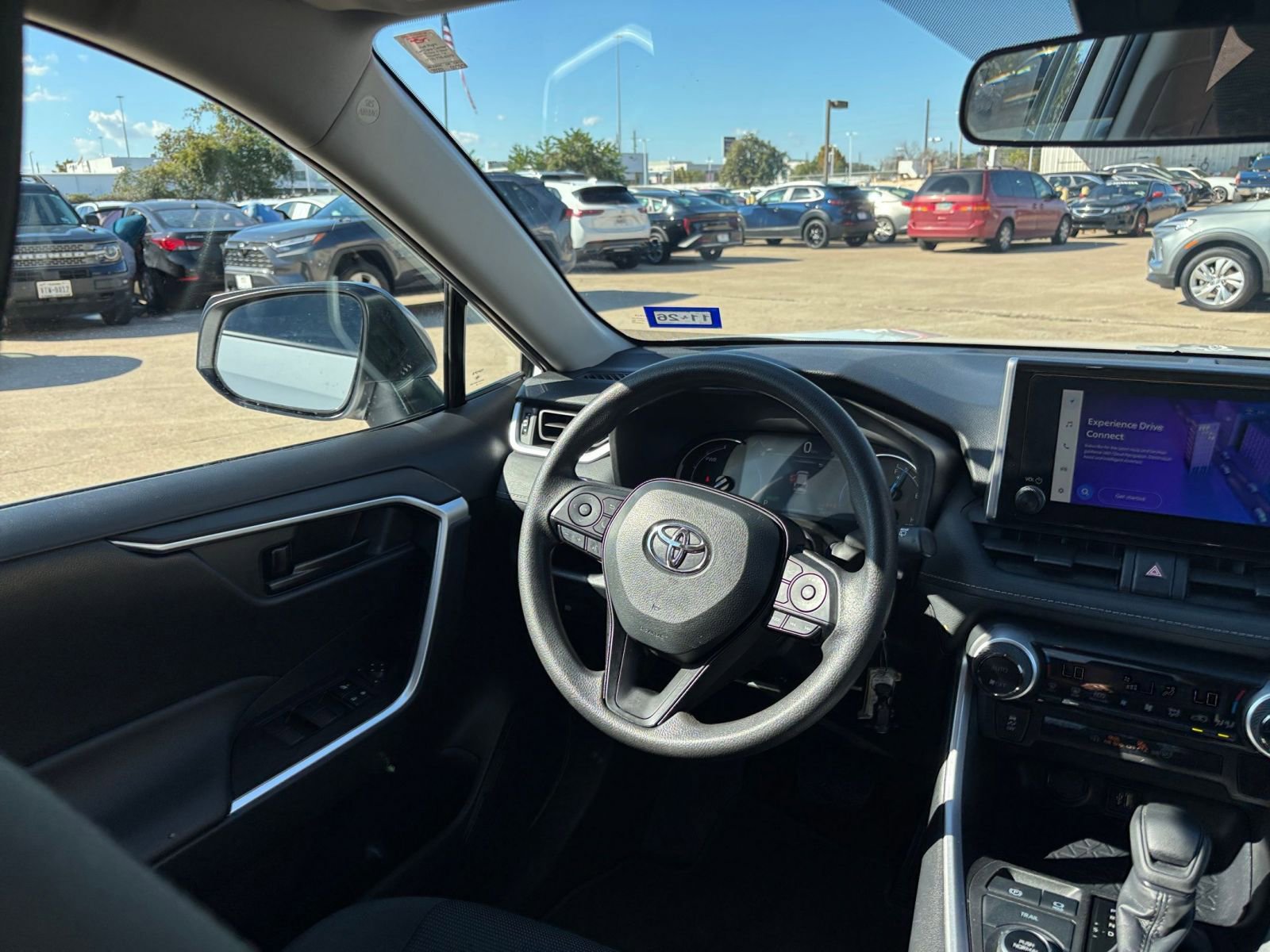 Thumbnail: 2025 Toyota RAV4 - 33