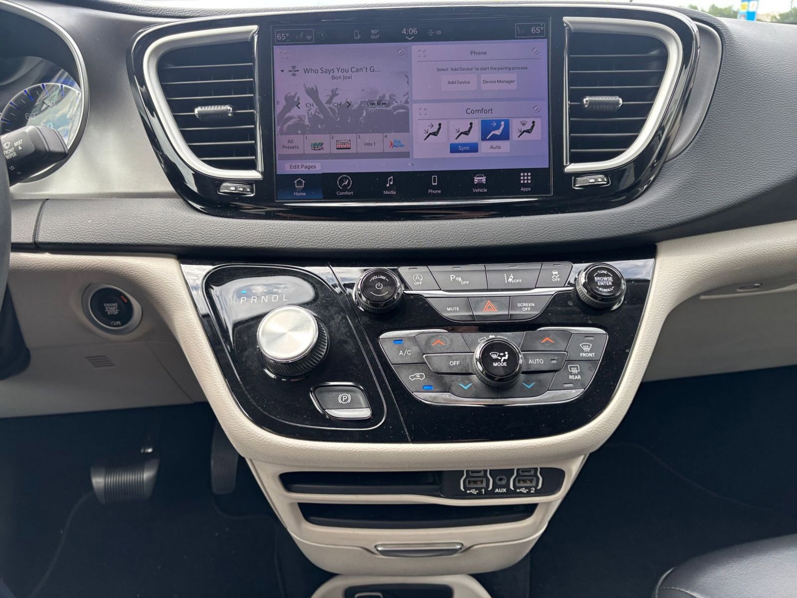 Thumbnail: 2023 Chrysler Pacifica - 17