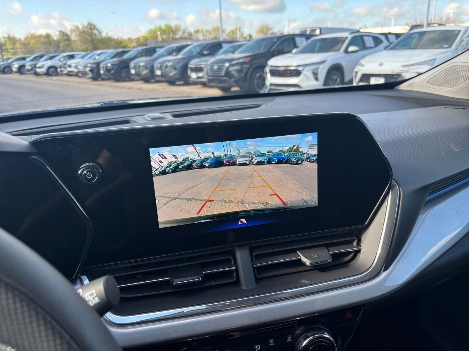 Thumbnail: 2025 Chevrolet Trax - 22