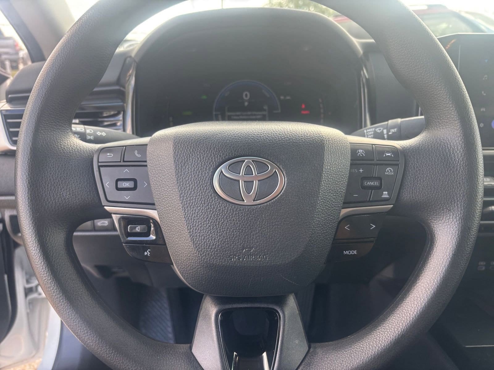 Thumbnail: 2025 Toyota Camry - 25