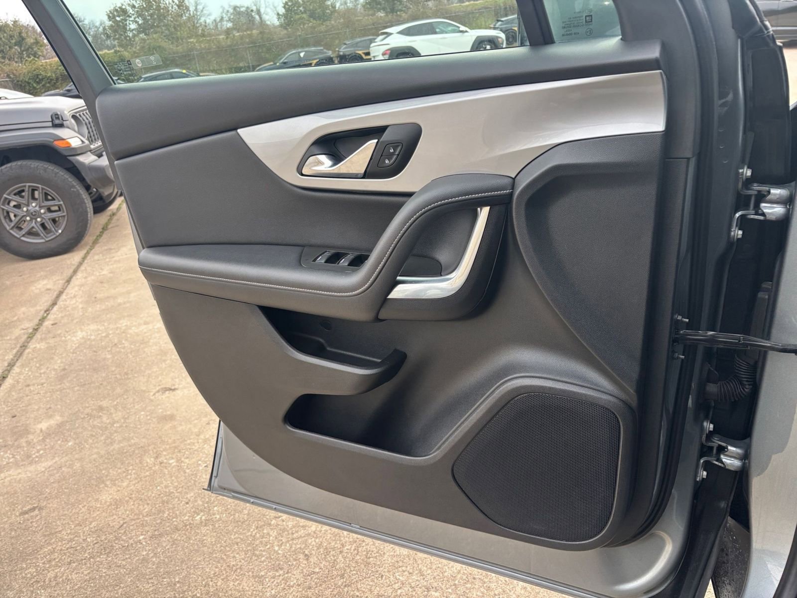 Thumbnail: 2025 Chevrolet Blazer - 18