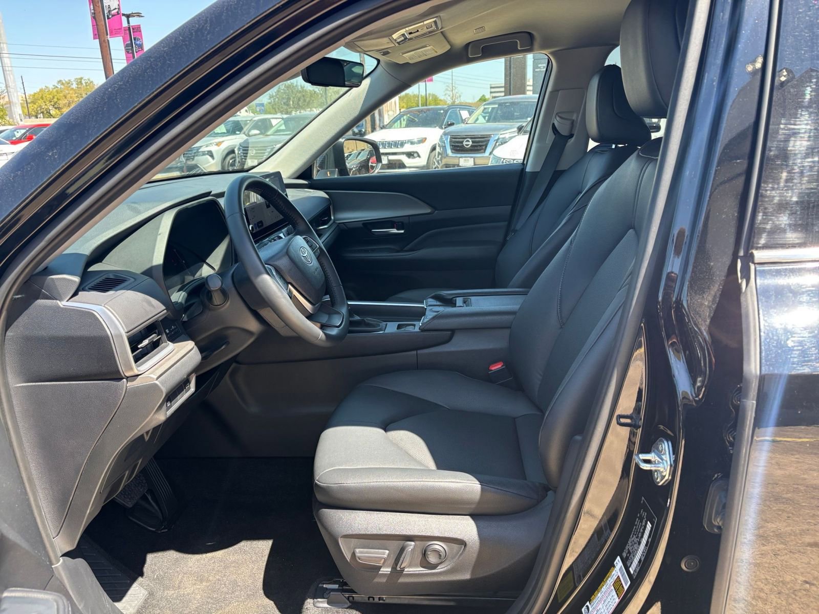 Thumbnail: 2025 Toyota Grand Highlander - 28