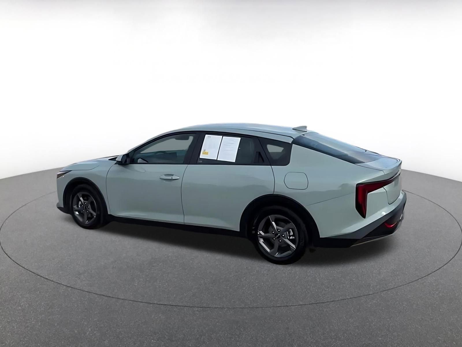 Thumbnail: 2025 Kia K4 - 10