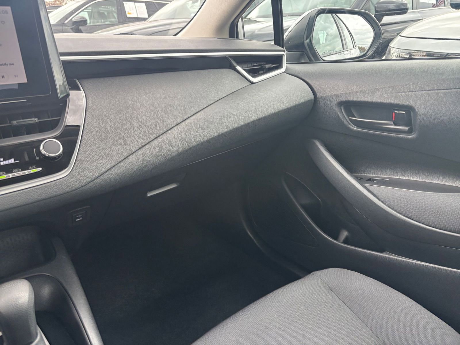 Thumbnail: 2025 Toyota Corolla - 33