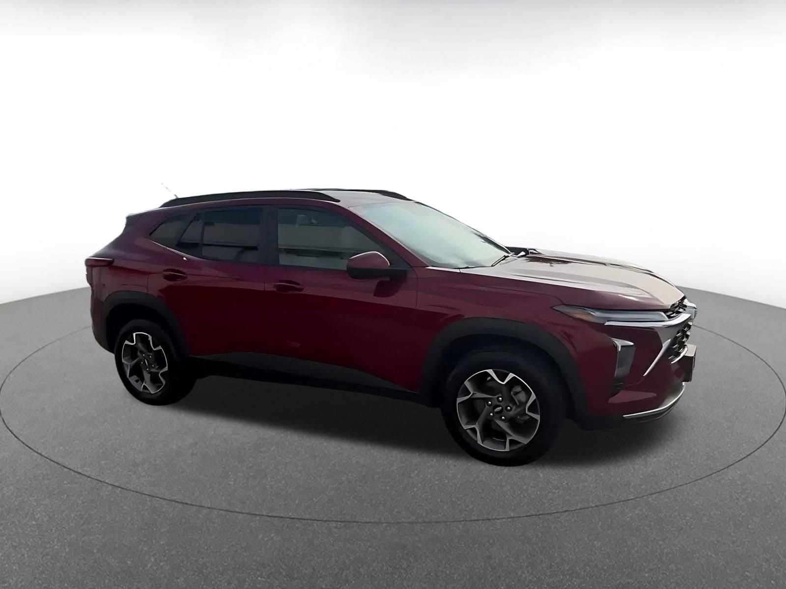 Thumbnail: 2025 Chevrolet Trax - 2