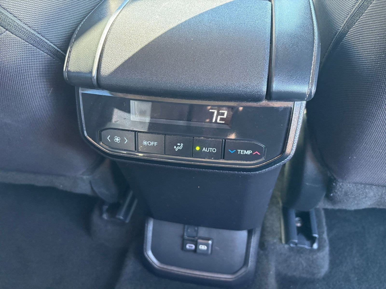 Thumbnail: 2025 Toyota Highlander - 28