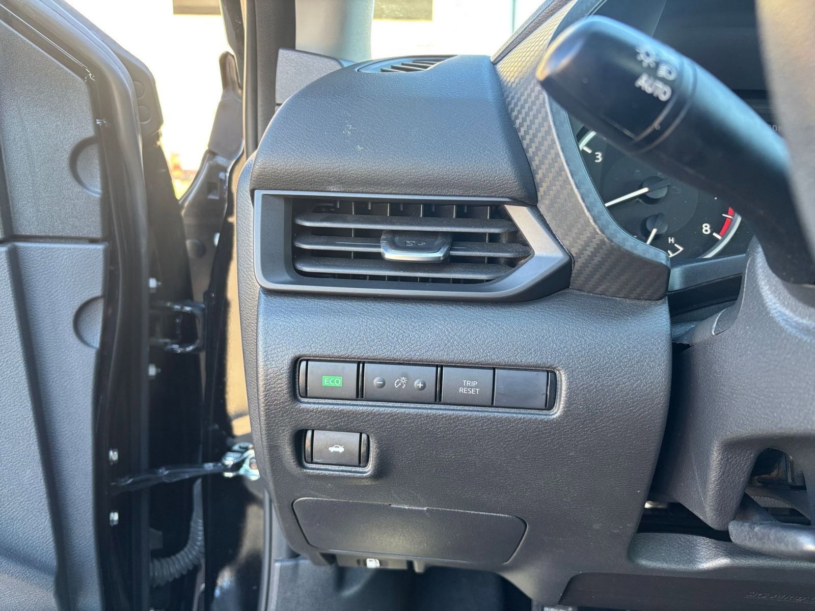 Thumbnail: 2025 Nissan Sentra - 32