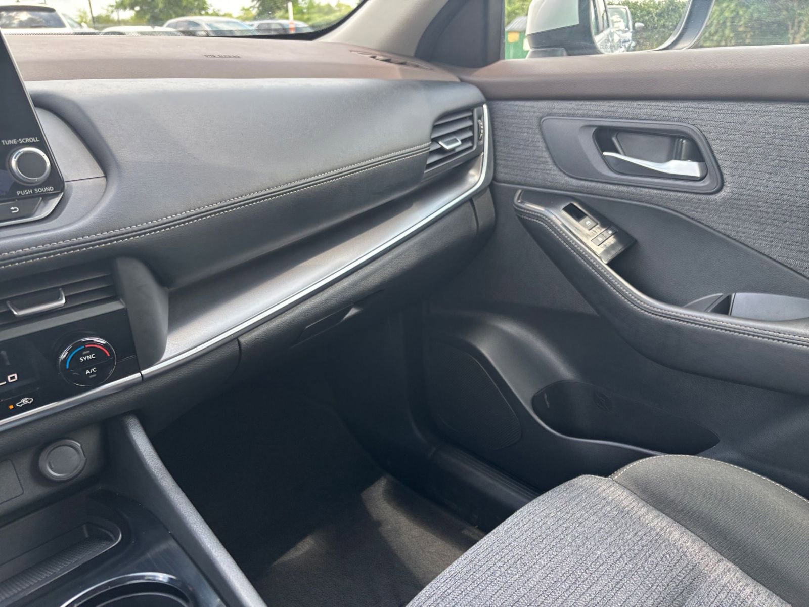 2023 Nissan Rogue SV 30