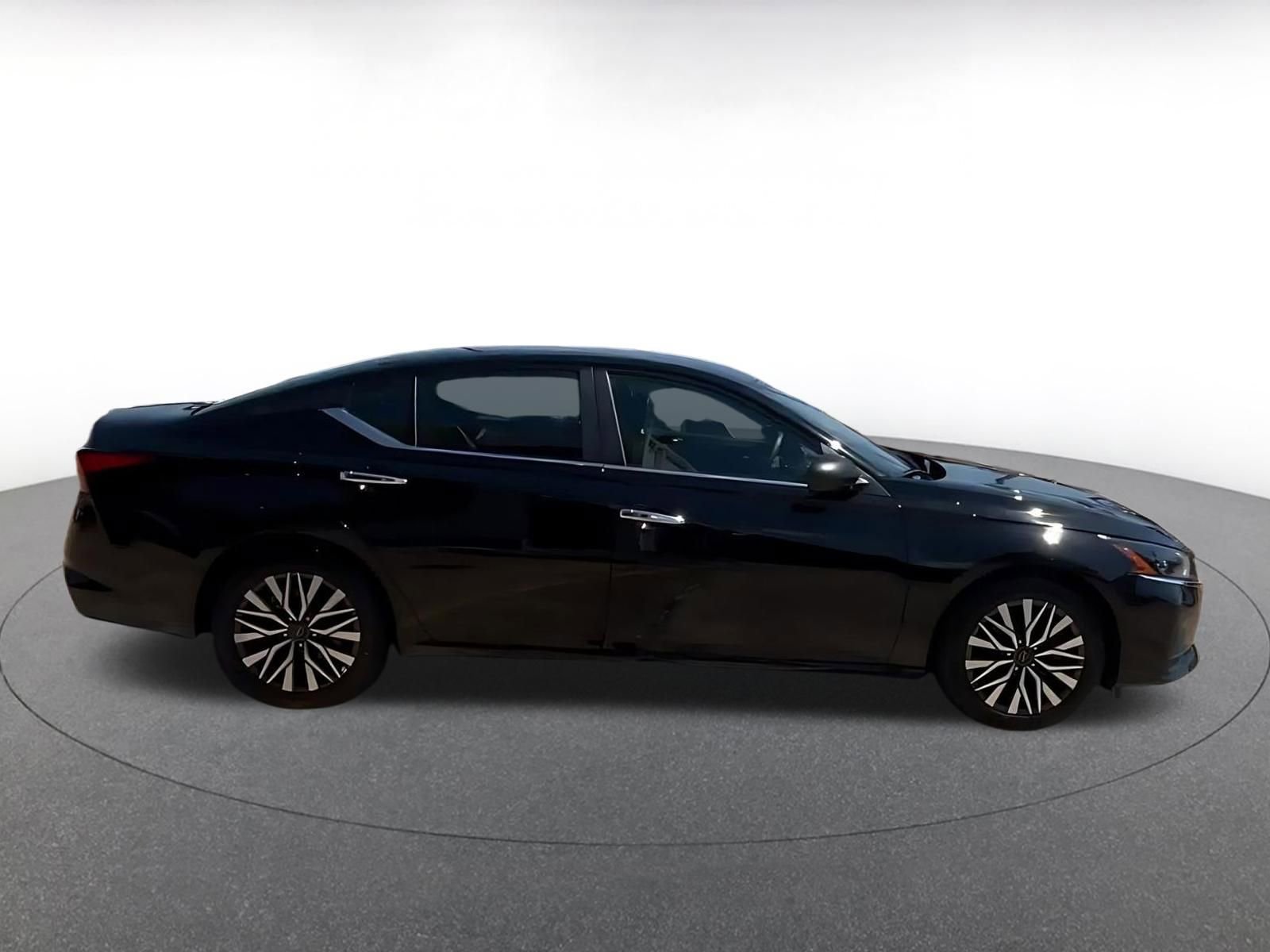 Thumbnail: 2025 Nissan Altima - 15