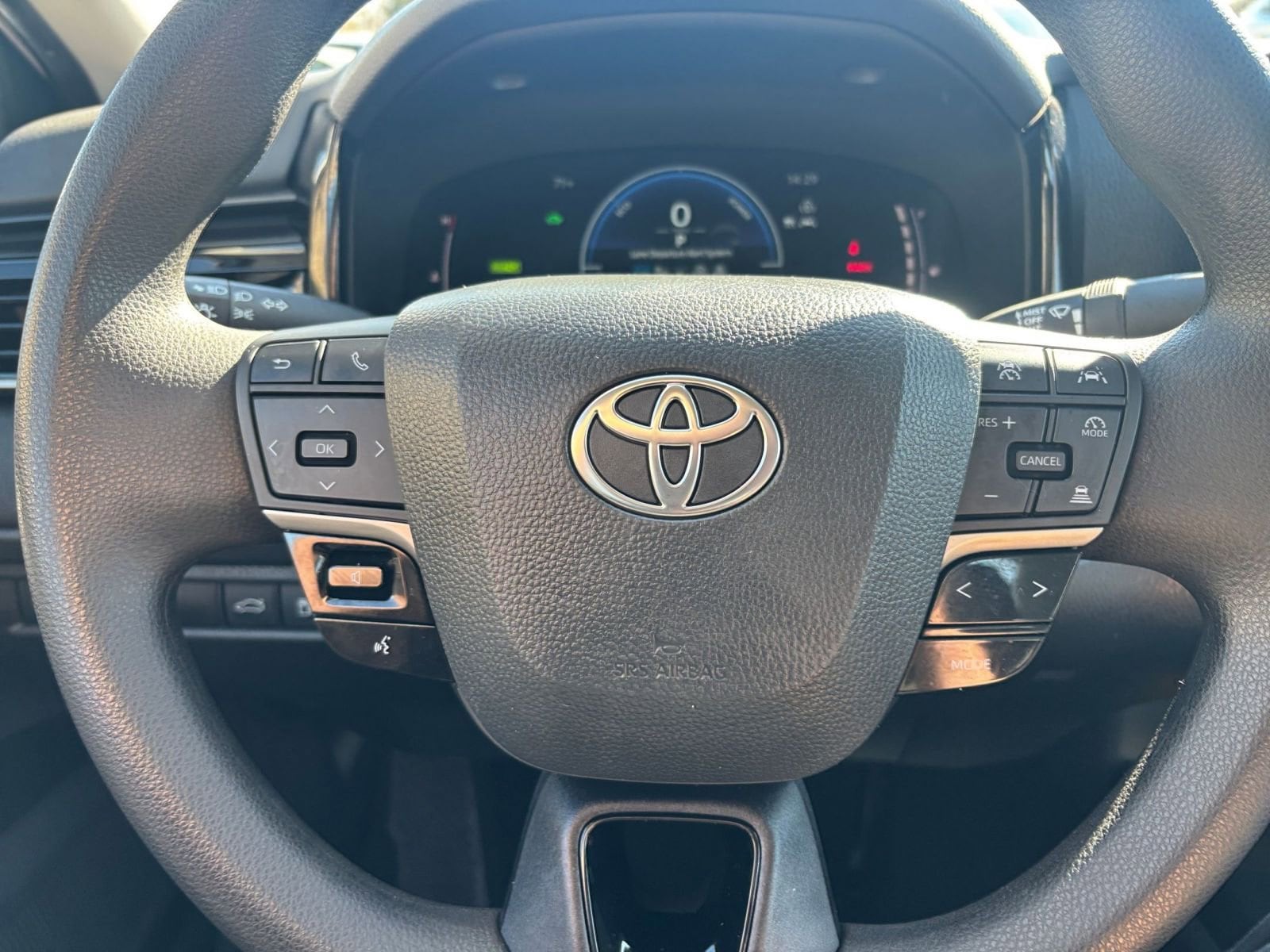 Thumbnail: 2025 Toyota Camry - 27