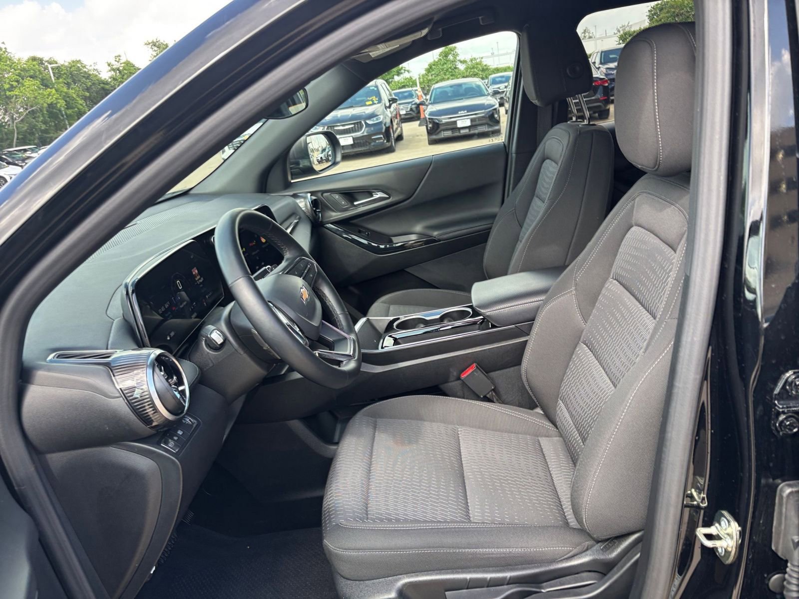 Thumbnail: 2025 Chevrolet Equinox - 27