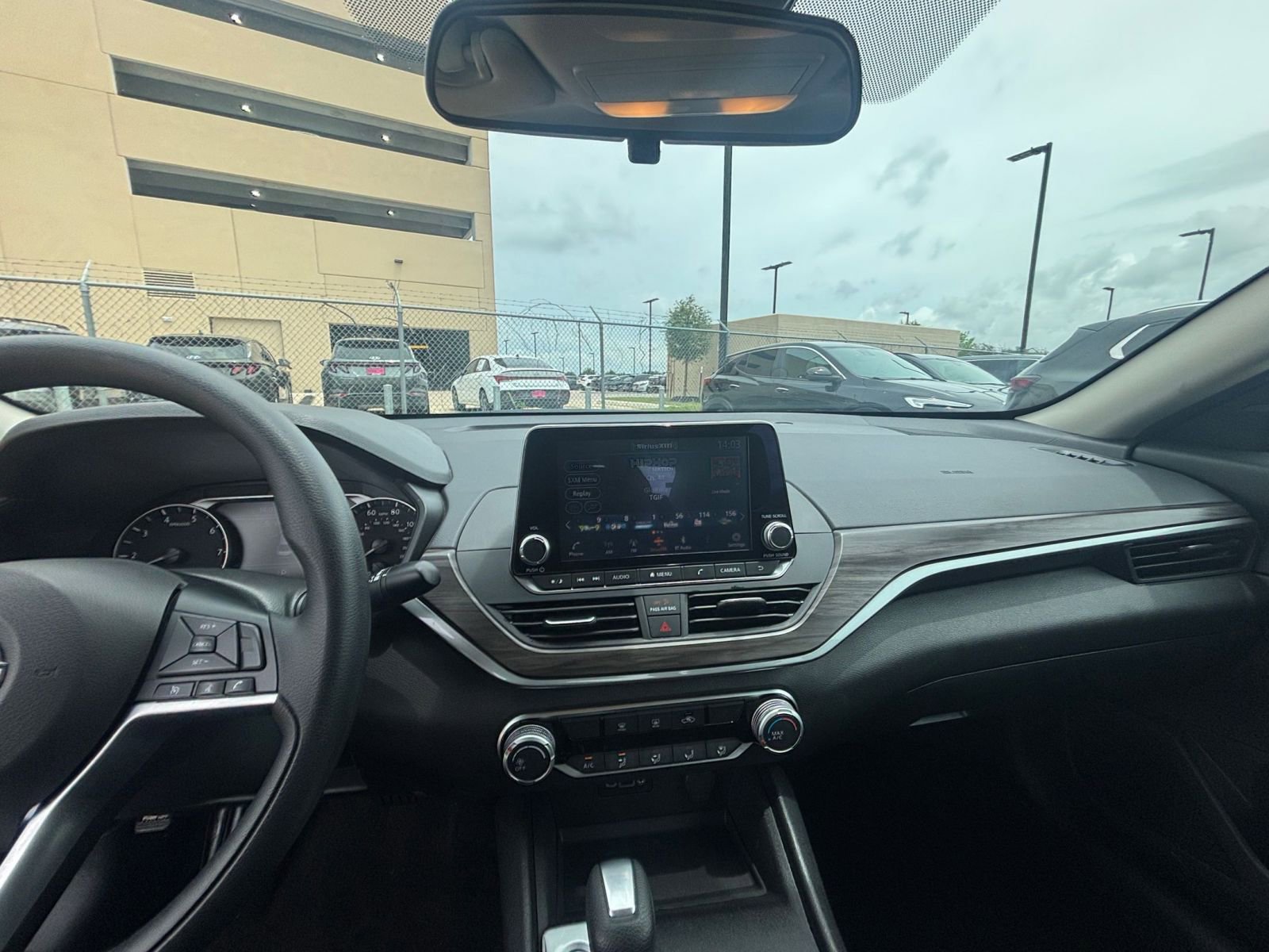 Thumbnail: 2025 Nissan Altima - 32