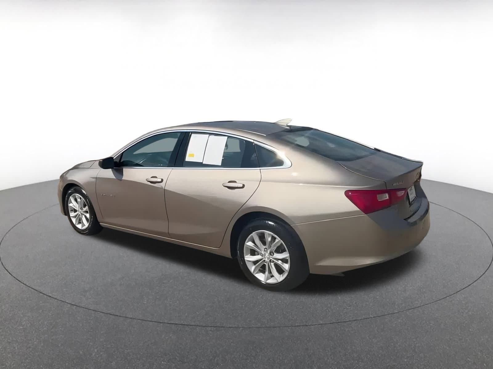 Thumbnail: 2023 Chevrolet Malibu - 9
