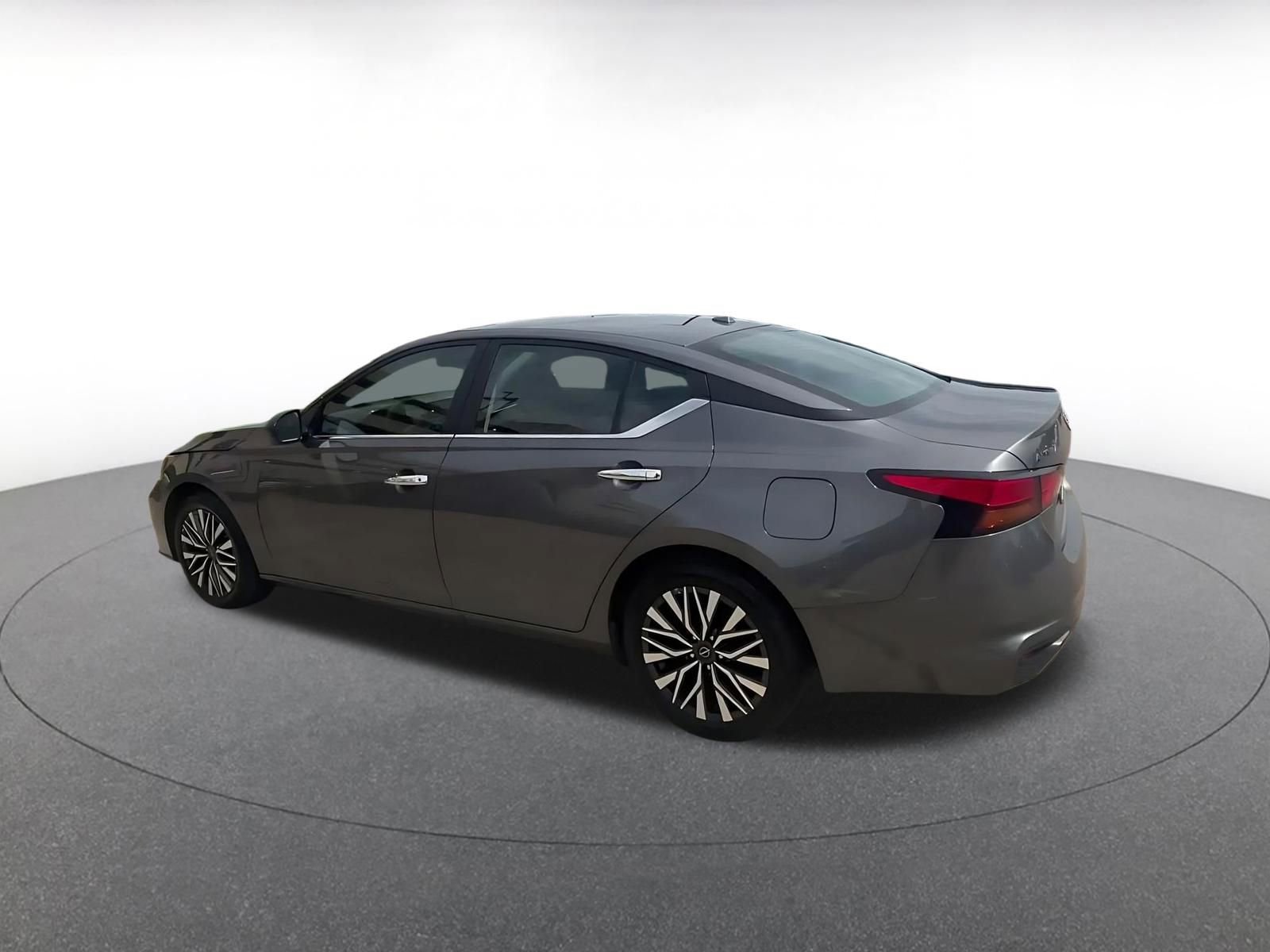 Thumbnail: 2025 Nissan Altima - 10