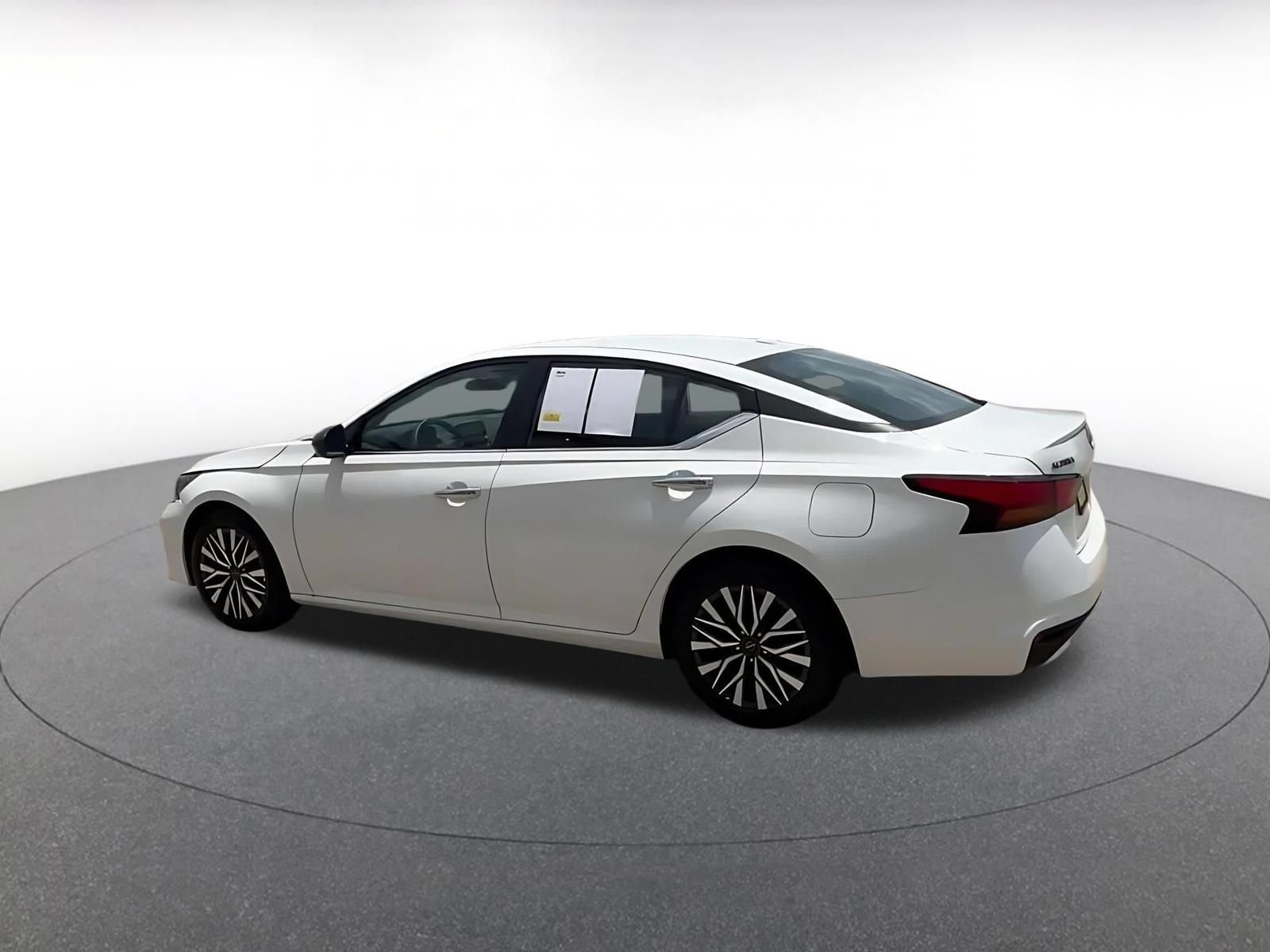 Thumbnail: 2025 Nissan Altima - 10