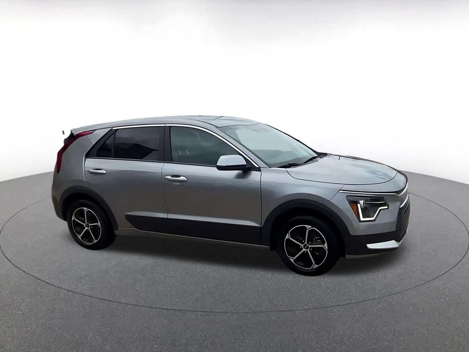 Thumbnail: 2026 Kia Niro - 2