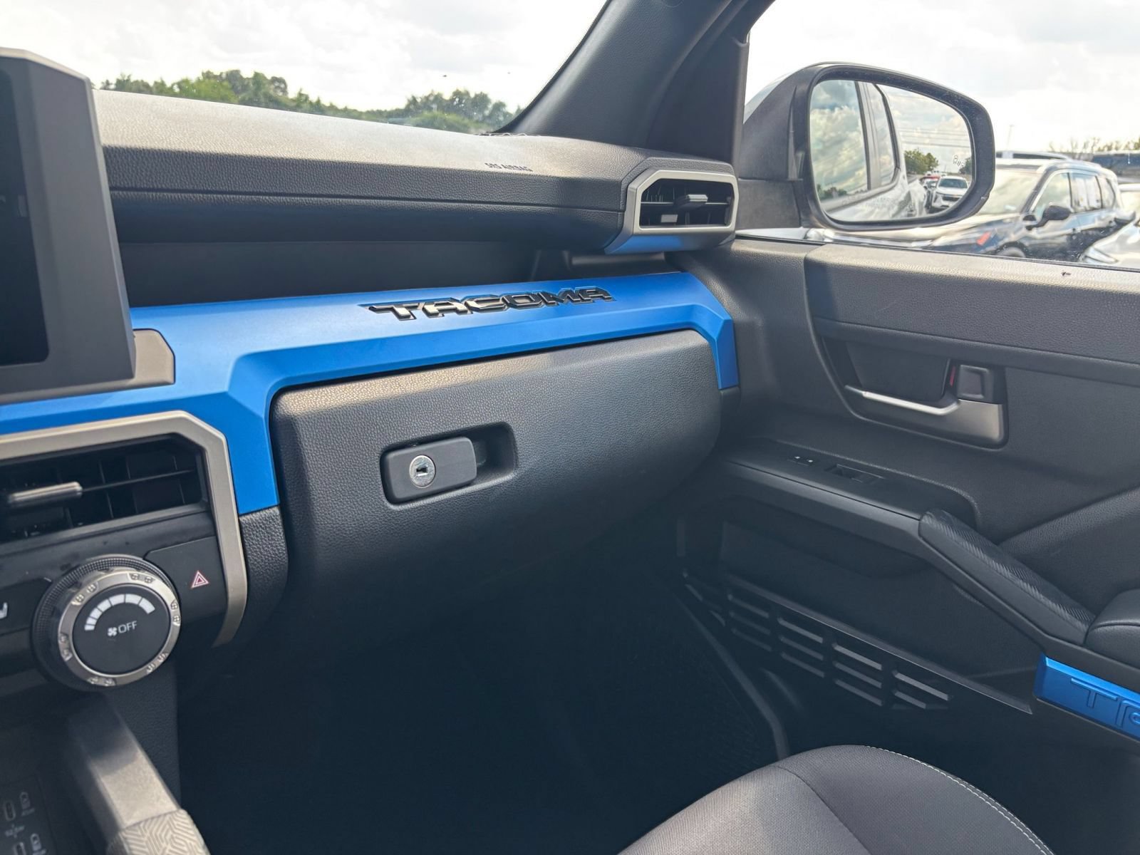 Thumbnail: 2025 Toyota Tacoma - 32