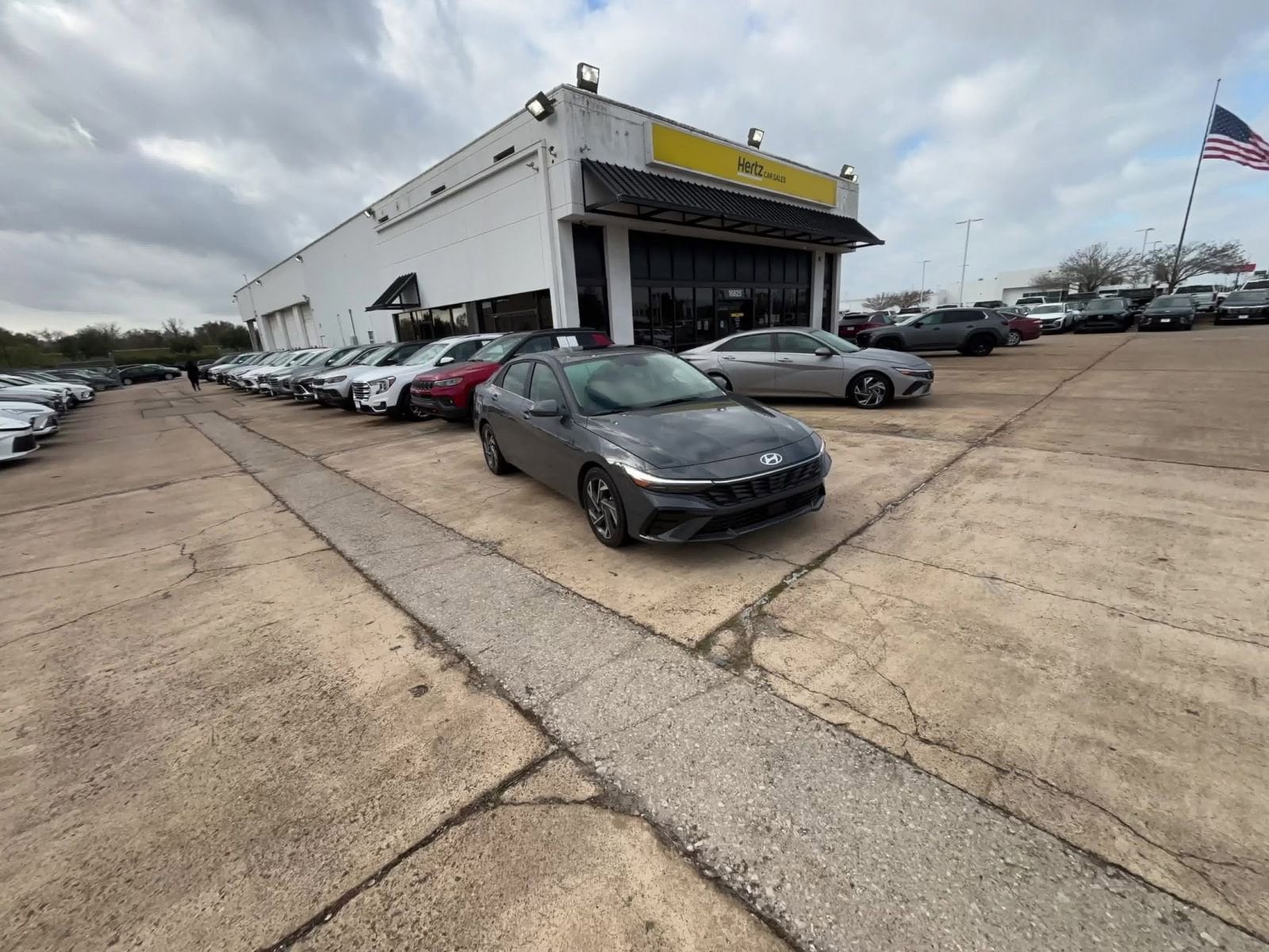 Thumbnail: 2025 Hyundai Elantra - 15