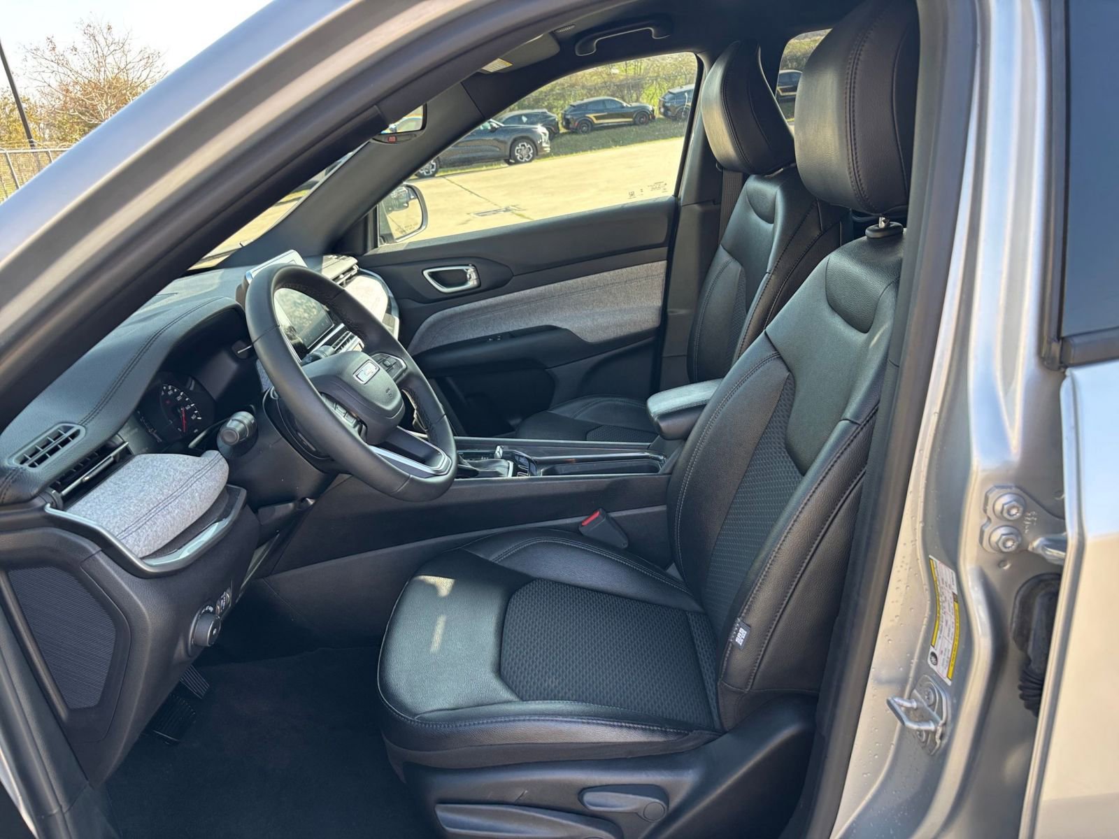 Thumbnail: 2025 Jeep Compass - 25