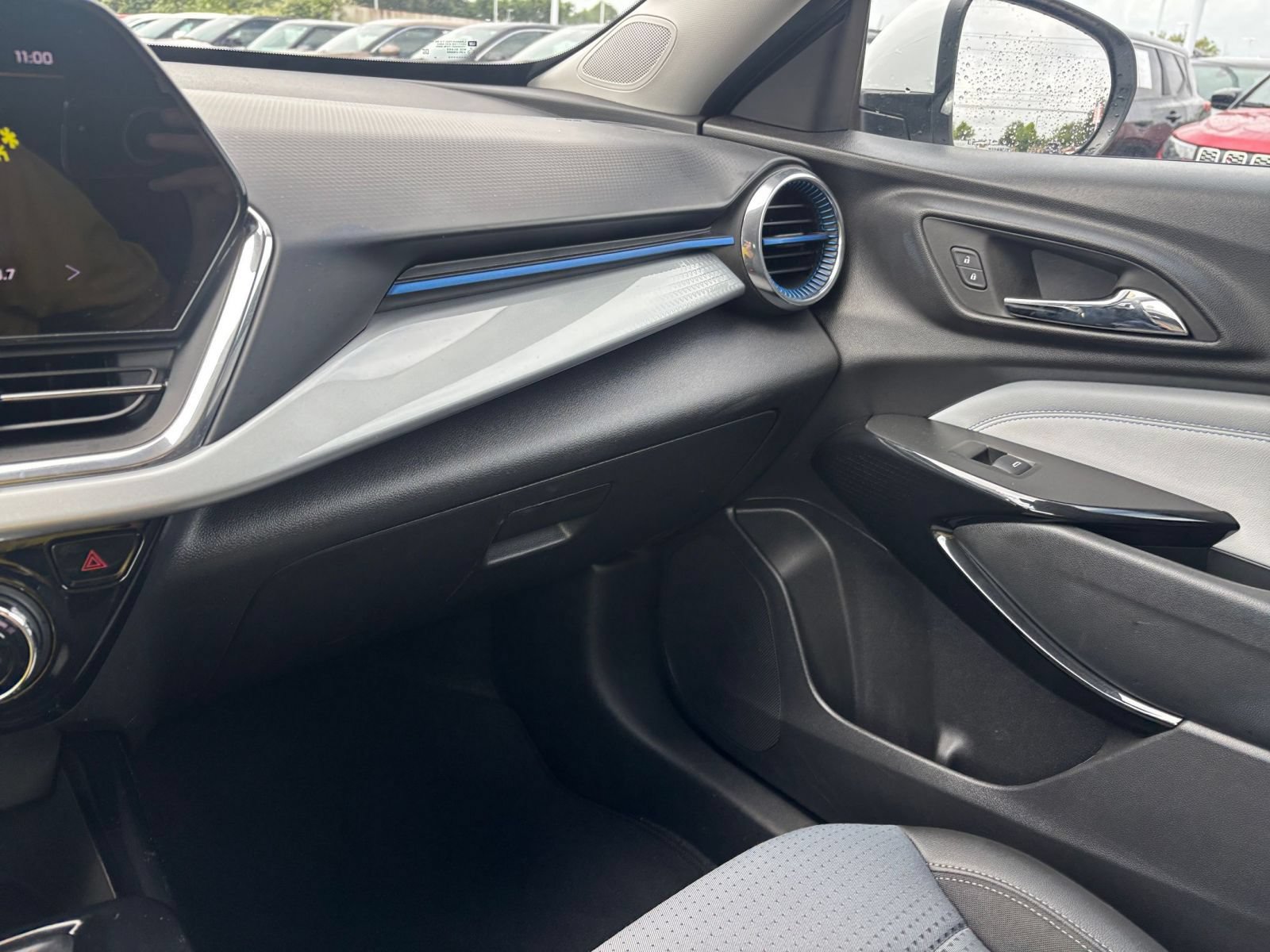 Thumbnail: 2025 Chevrolet Trax - 34
