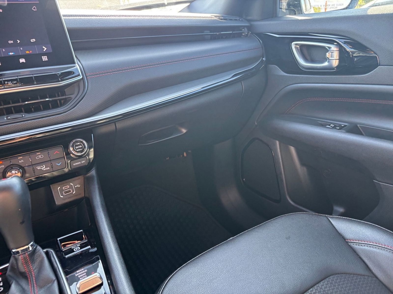 Thumbnail: 2025 Jeep Compass - 34