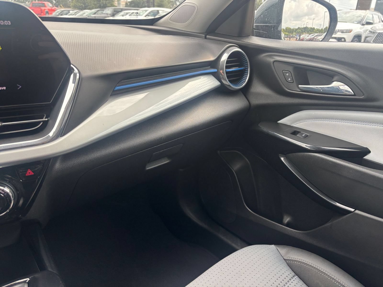 Thumbnail: 2025 Chevrolet Trax - 34