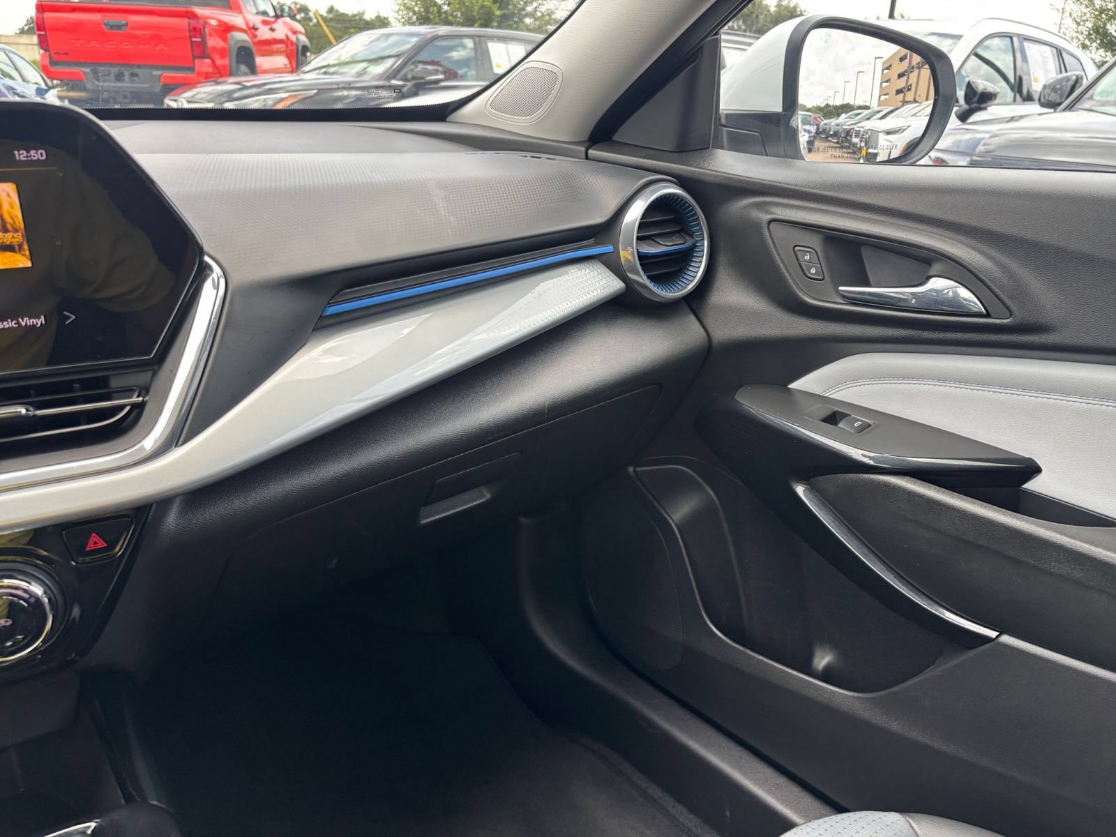 Thumbnail: 2025 Chevrolet Trax - 33