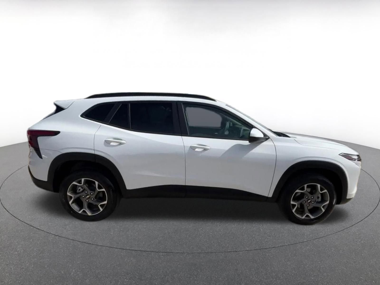 Thumbnail: 2025 Chevrolet Trax - 16