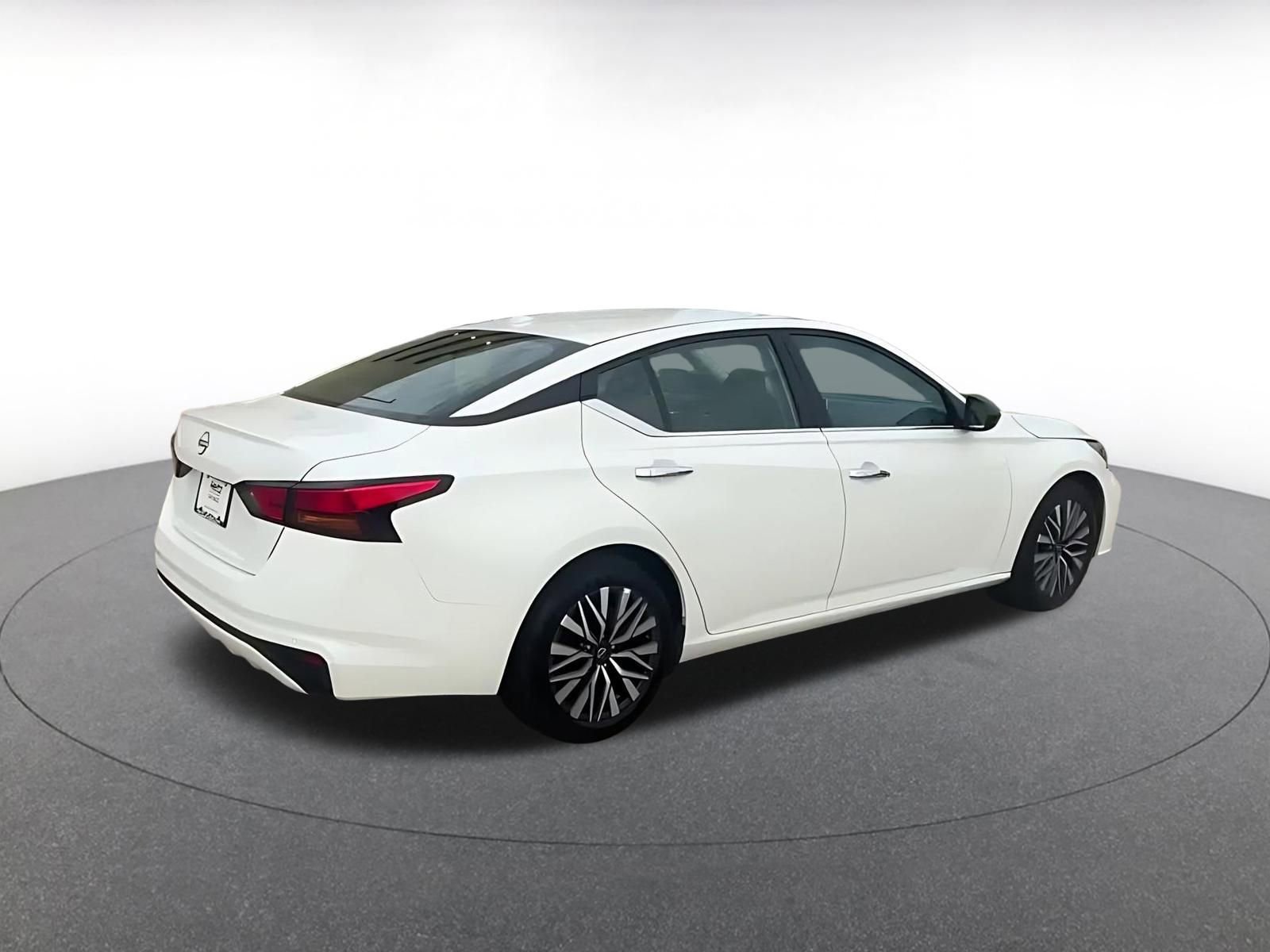 Thumbnail: 2025 Nissan Altima - 15