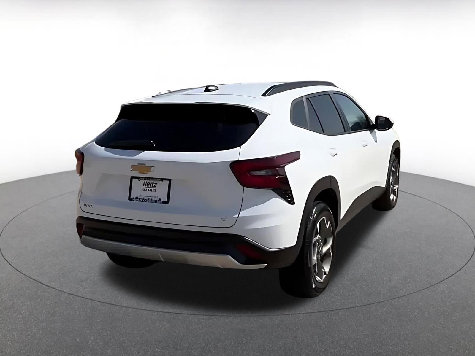 Thumbnail: 2025 Chevrolet Trax - 14