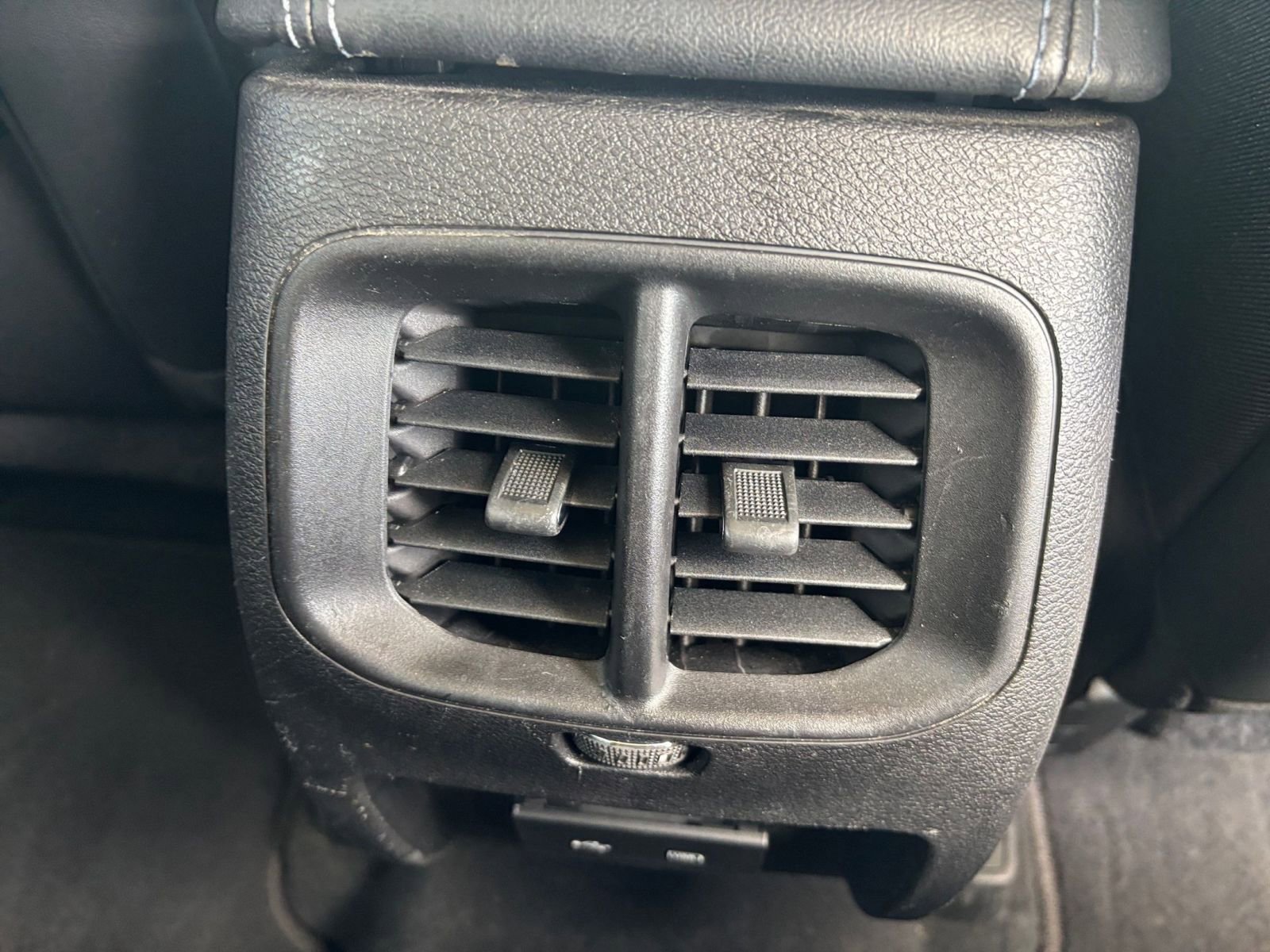 Thumbnail: 2020 Jeep Cherokee - 24