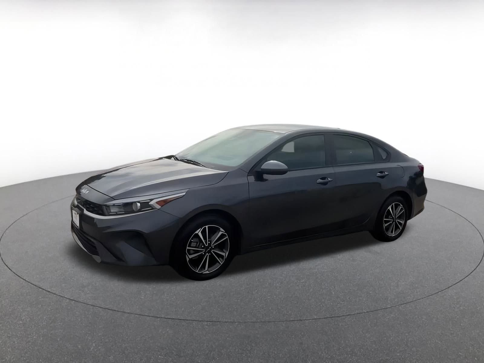 Thumbnail: 2023 Kia Forte - 9