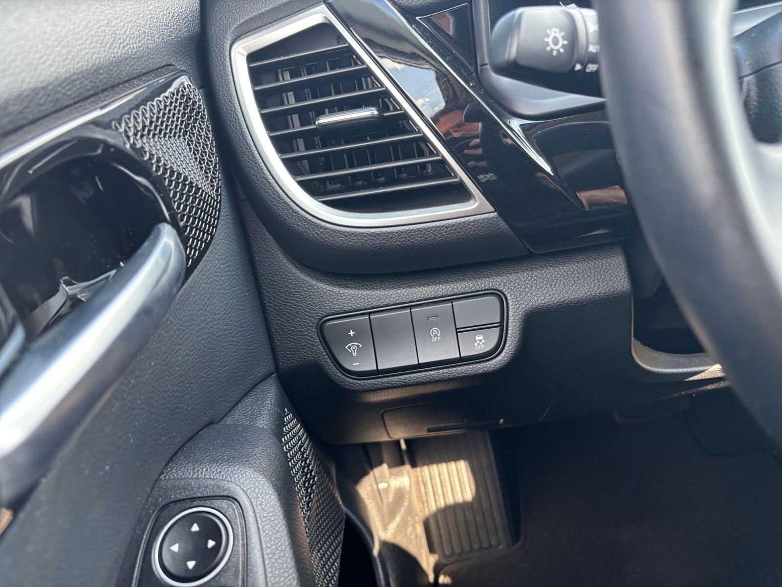 Thumbnail: 2025 Kia Seltos - 33