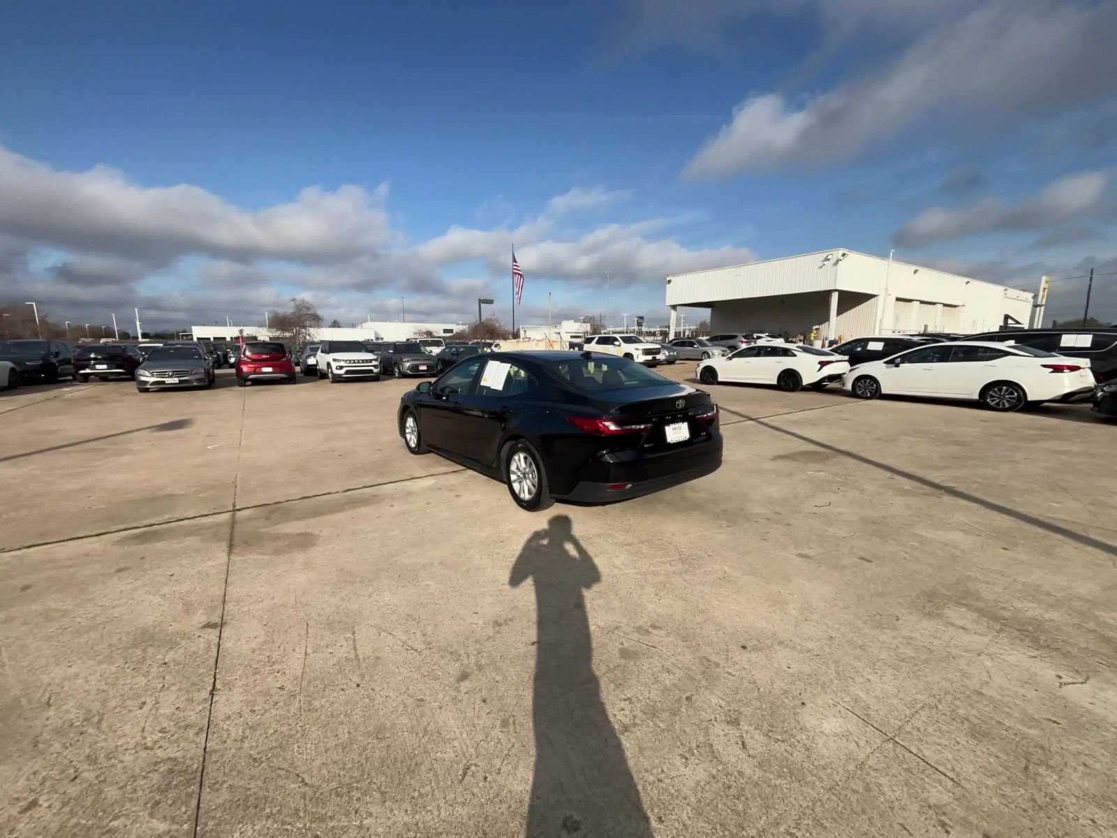 Thumbnail: 2025 Toyota Camry - 16