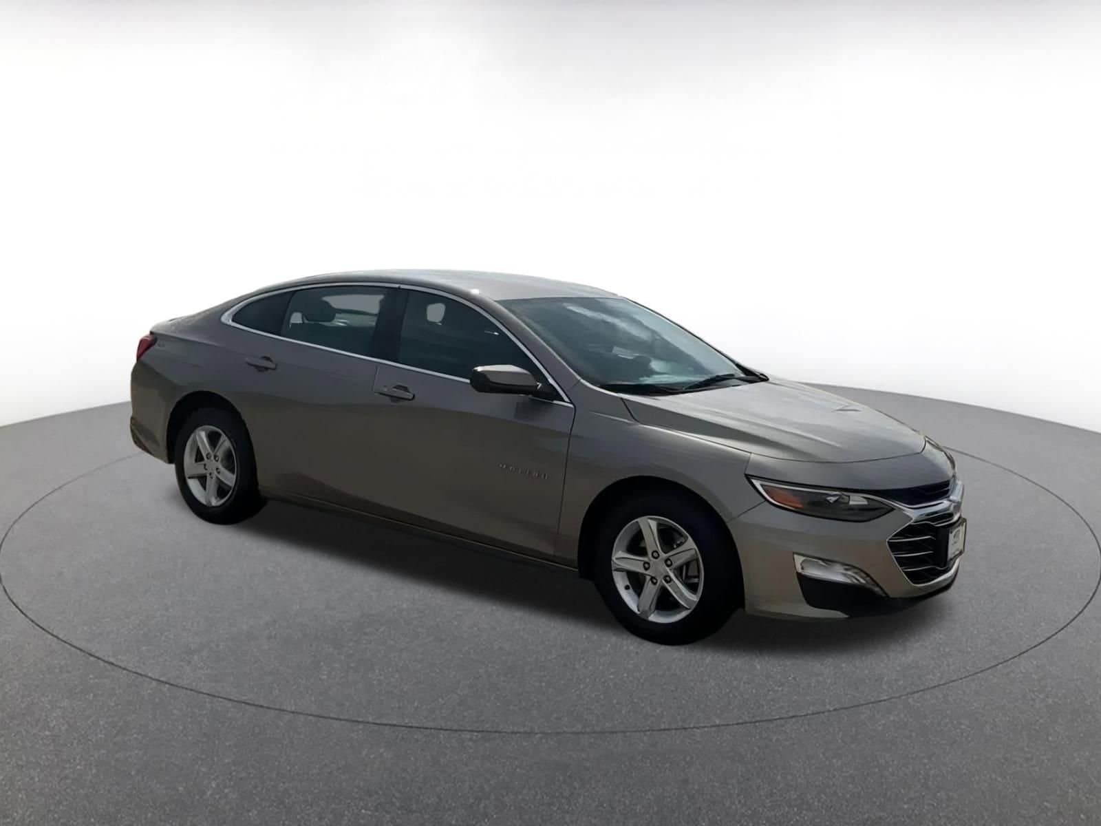 Thumbnail: 2024 Chevrolet Malibu - 2