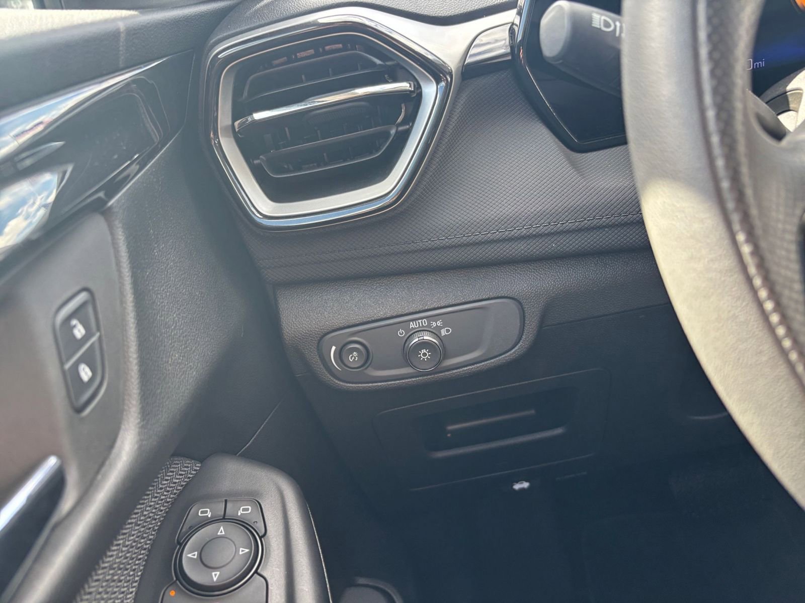 Thumbnail: 2025 Chevrolet TrailBlazer - 32