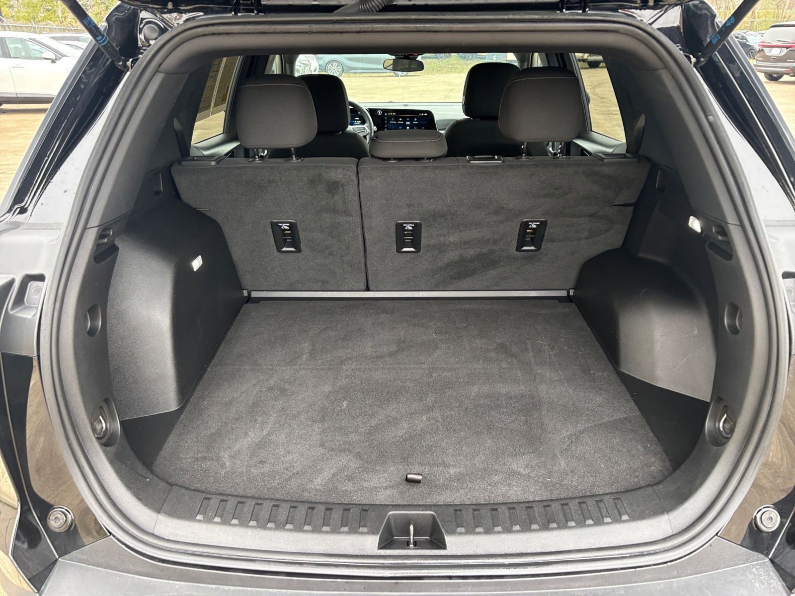 Thumbnail: 2025 Chevrolet Equinox - 32