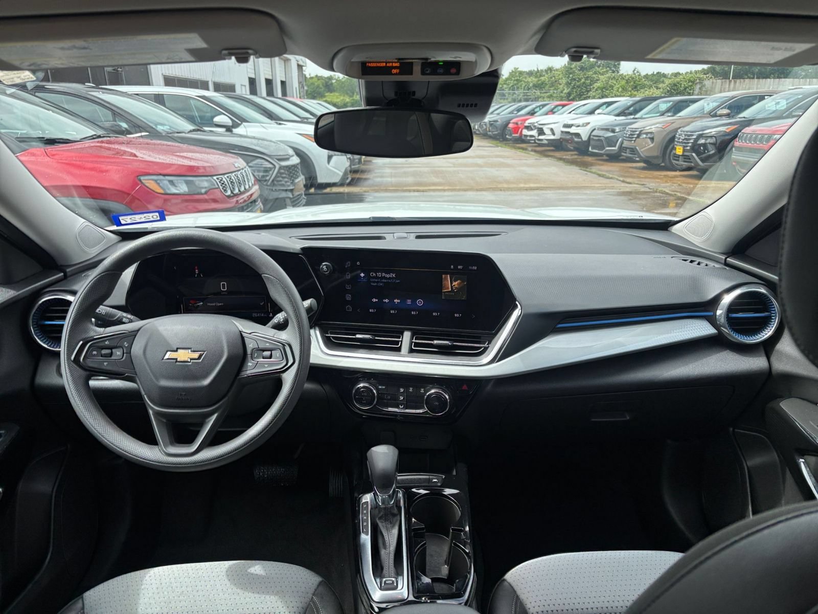 Thumbnail: 2025 Chevrolet Trax - 32