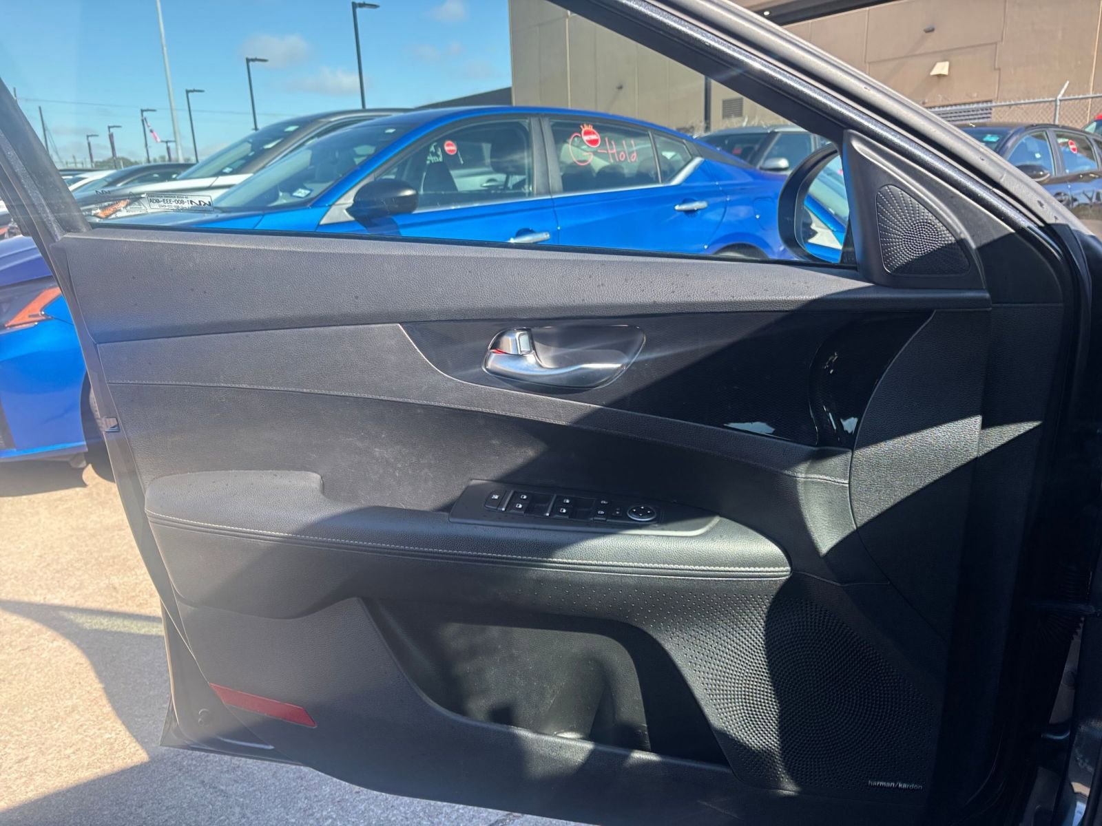 Thumbnail: 2023 Kia Forte - 18